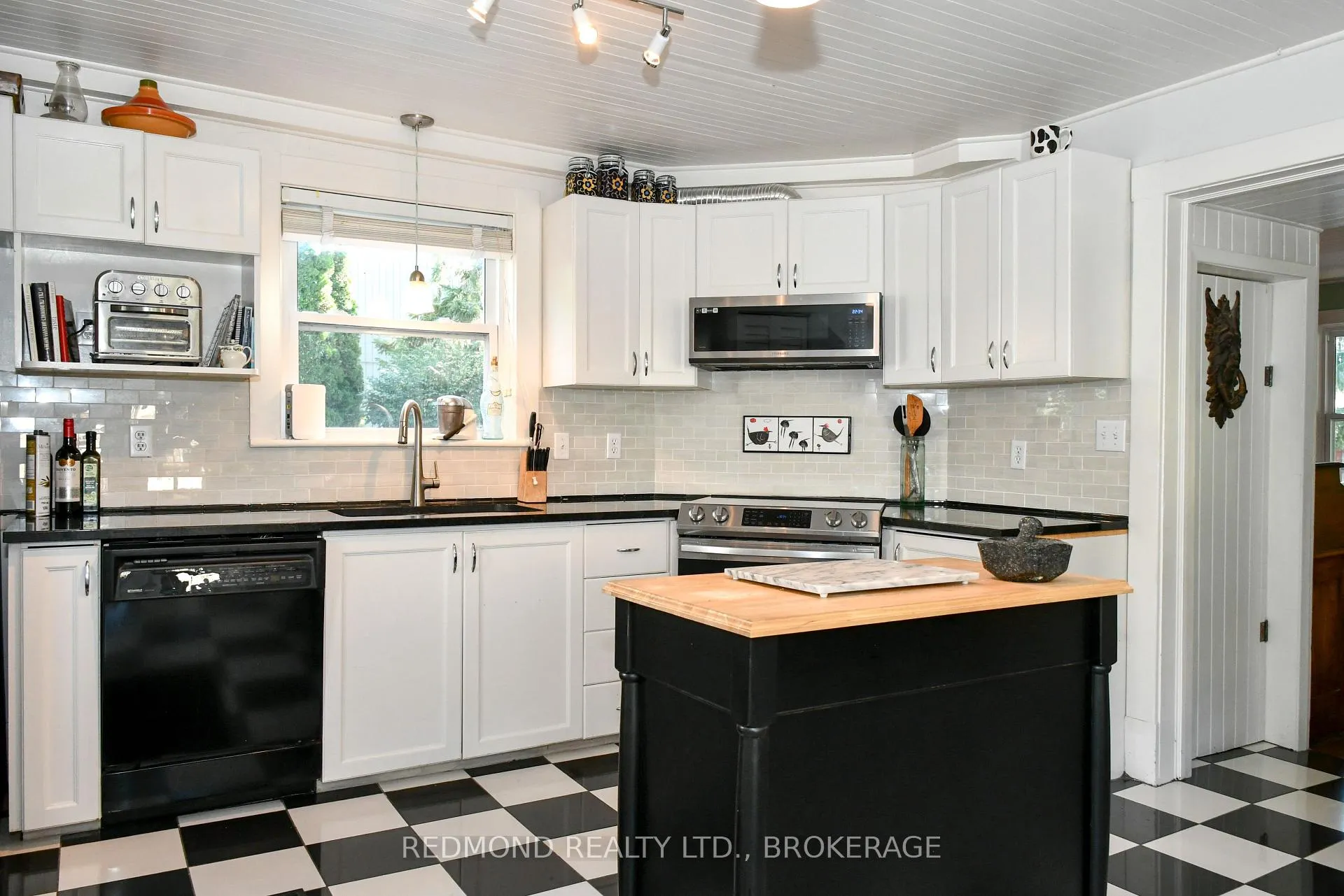 Photo 11 of 200 South Street, Gananoque, Gananoque — HOMEH