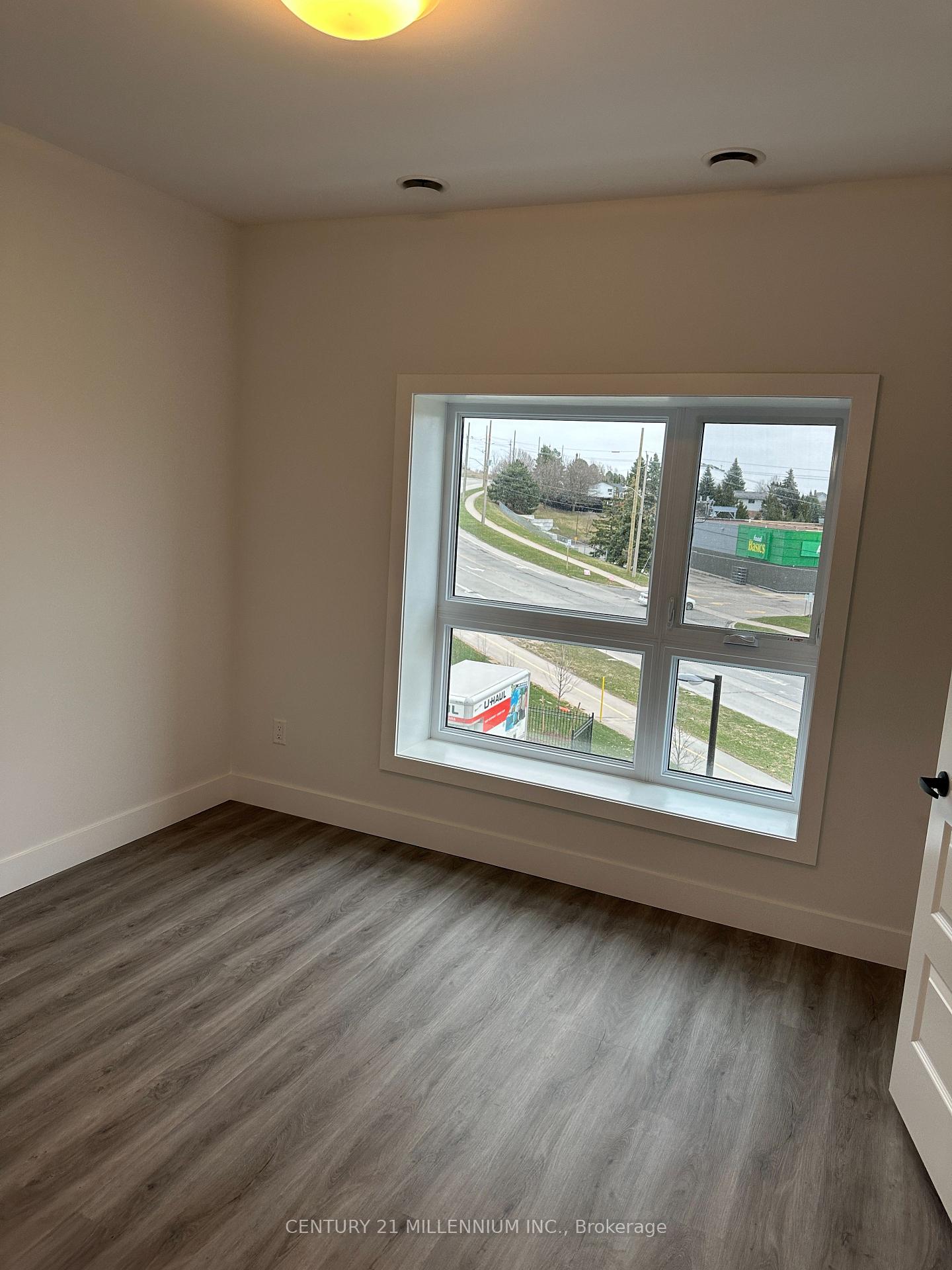 Photo 5 of Unit 304, 1000 Lackner Boulevard, Kitchener, Grand River North — HOMEH
