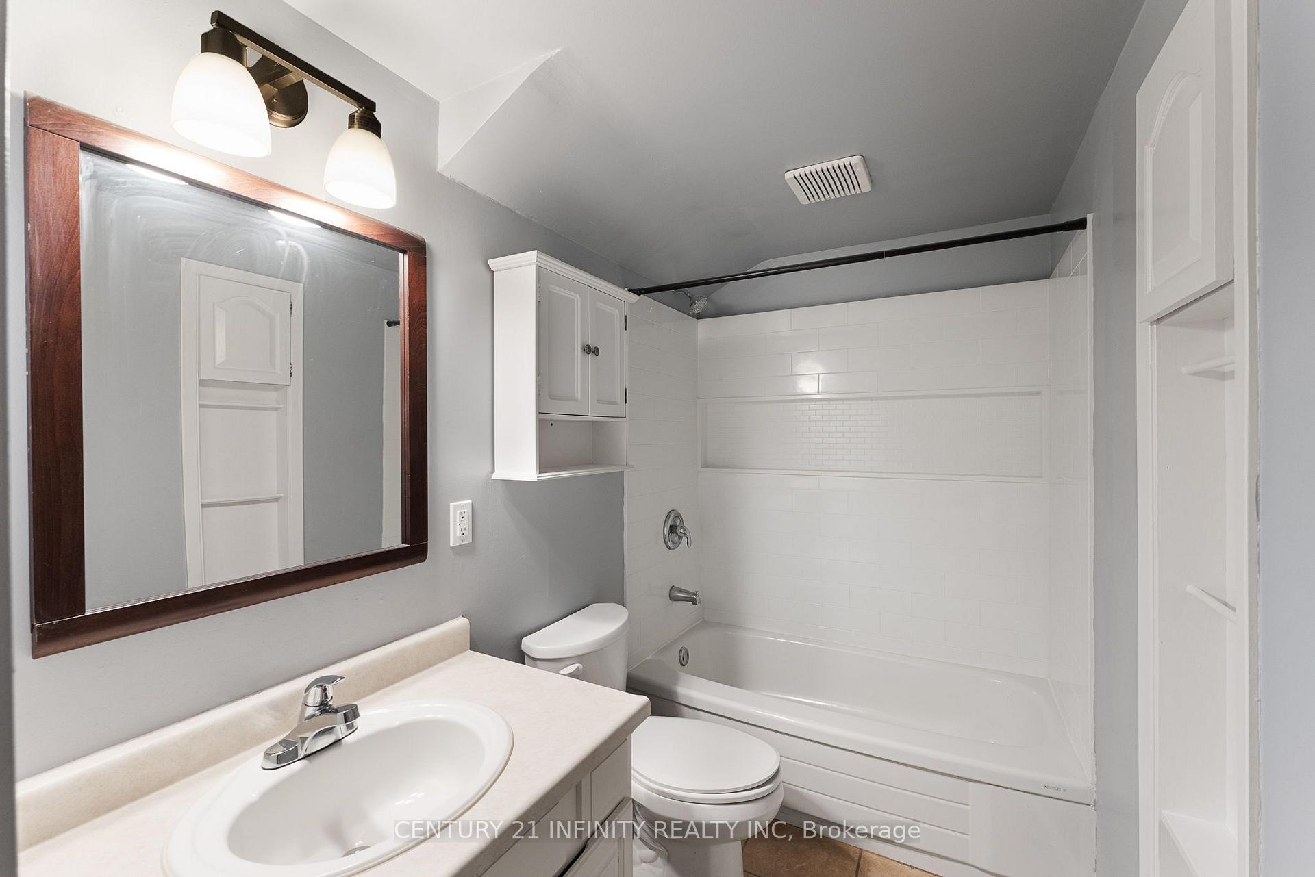Photo 6 of 10 Coleman Street, Clarington, Bowmanville — HOMEH