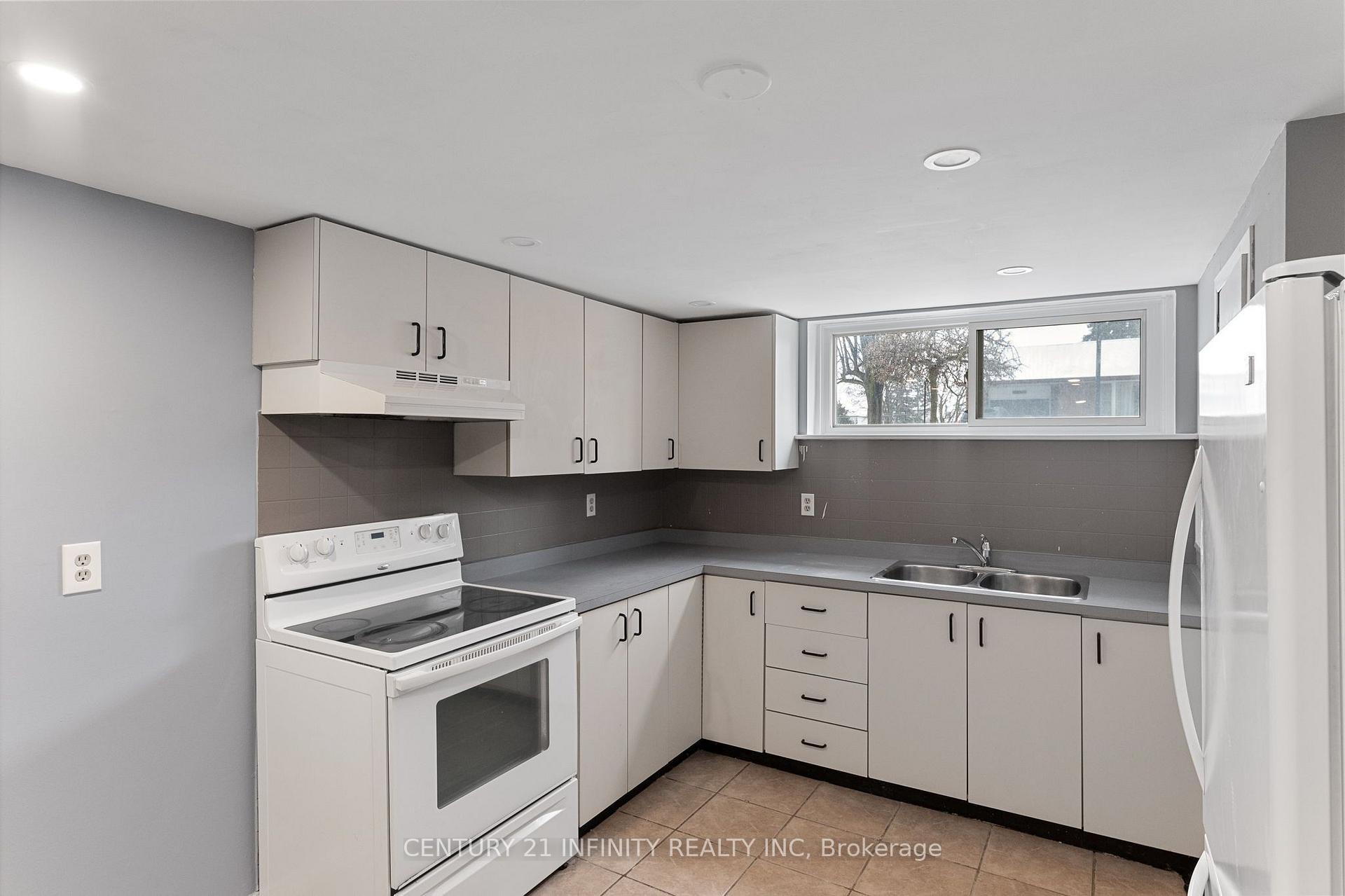 Photo 7 of 10 Coleman Street, Clarington, Bowmanville — HOMEH
