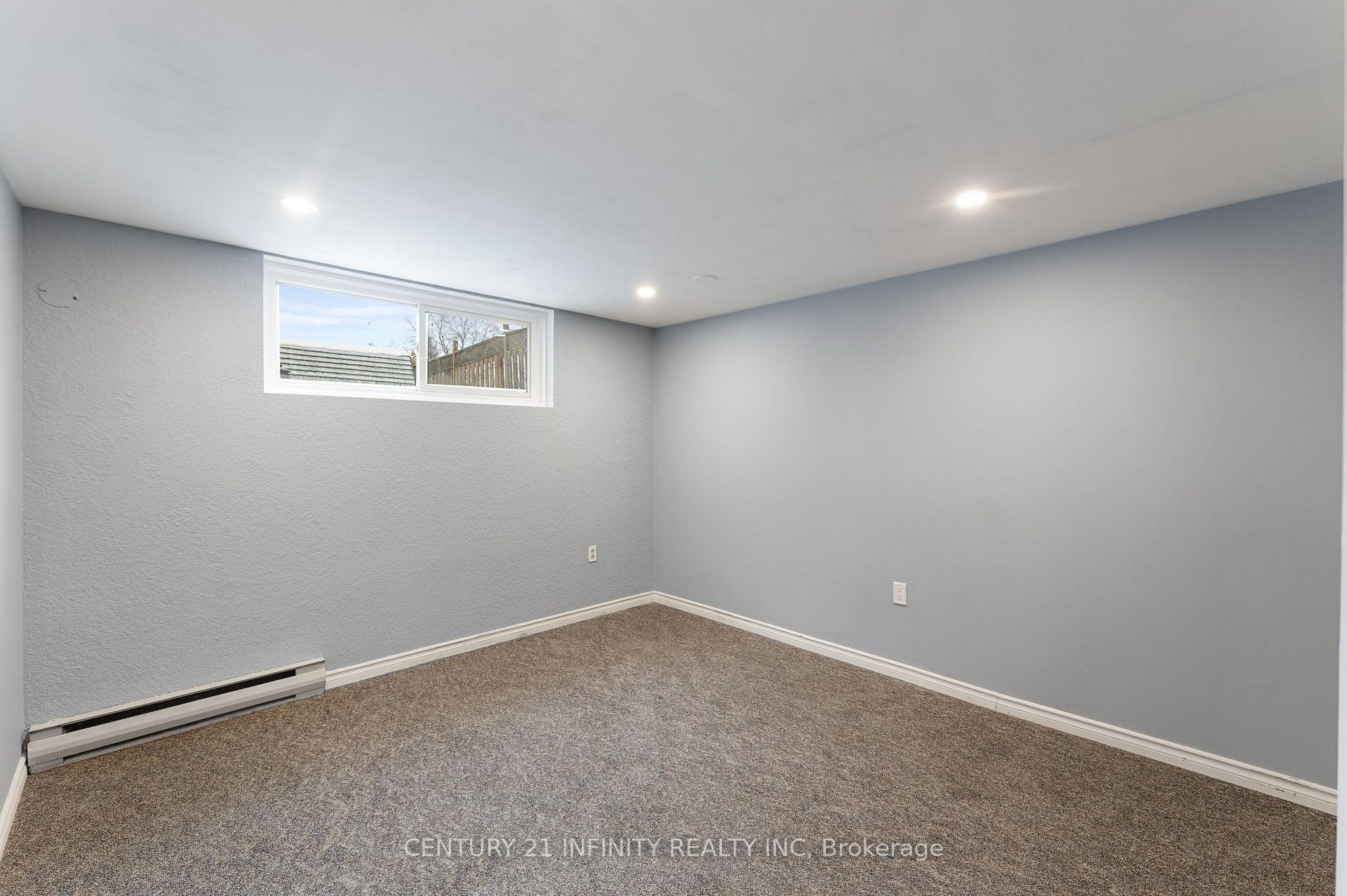 Photo 8 of 10 Coleman Street, Clarington, Bowmanville — HOMEH