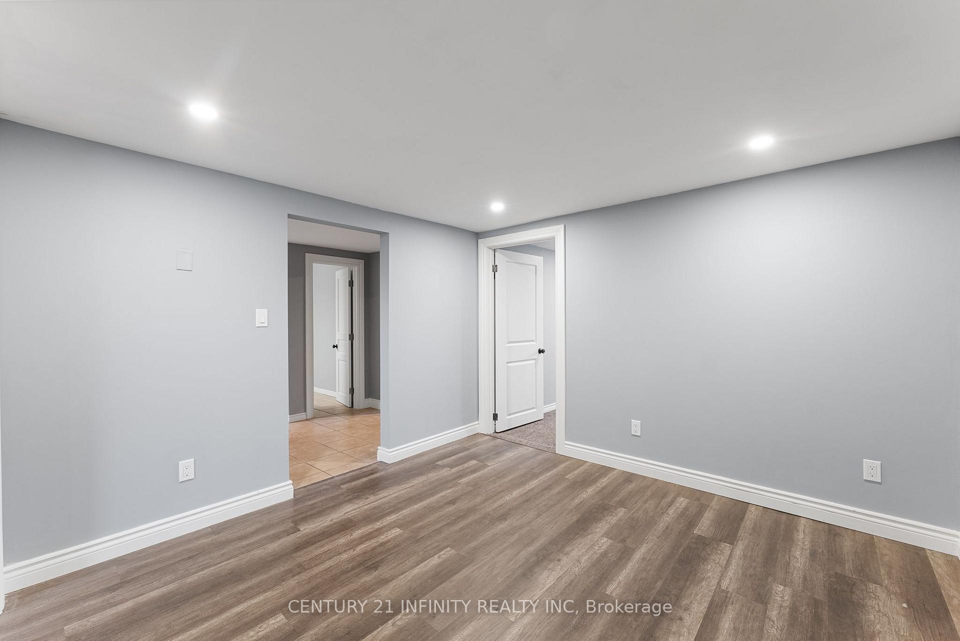 Photo 11 of 10 Coleman Street, Clarington, Bowmanville — HOMEH