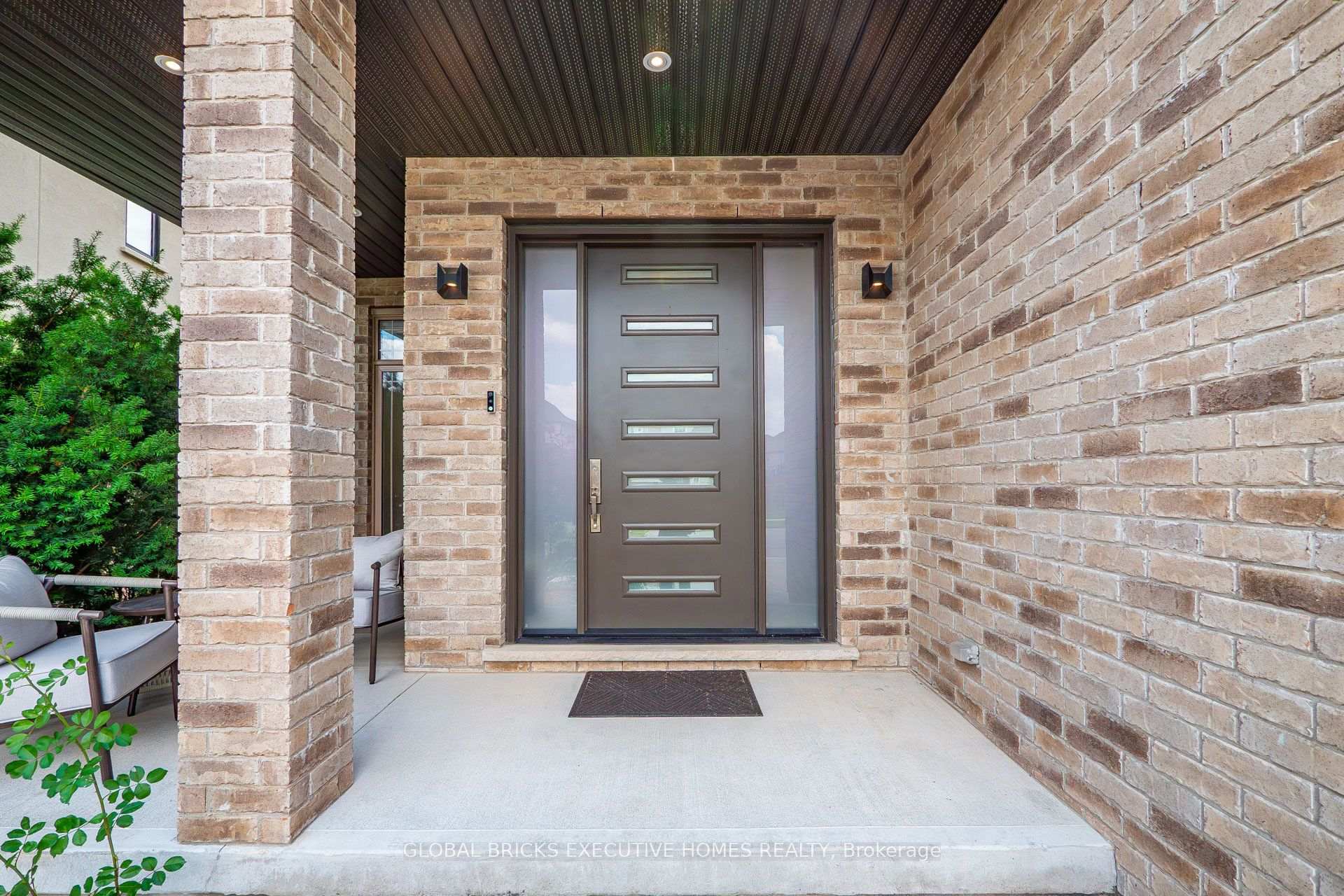 Photo 3 of 56 Valleyscape Drive, Kitchener, Doon South — HOMEH