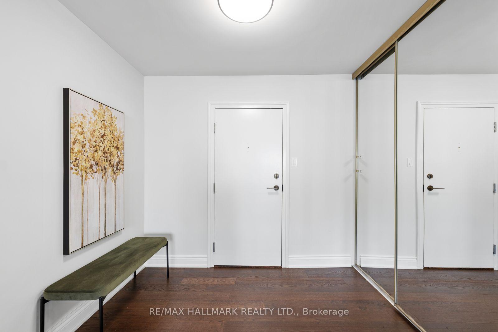 Photo 6 of Unit 108, 18 Lower Village Gate, Toronto, Forest Hill South — HOMEH