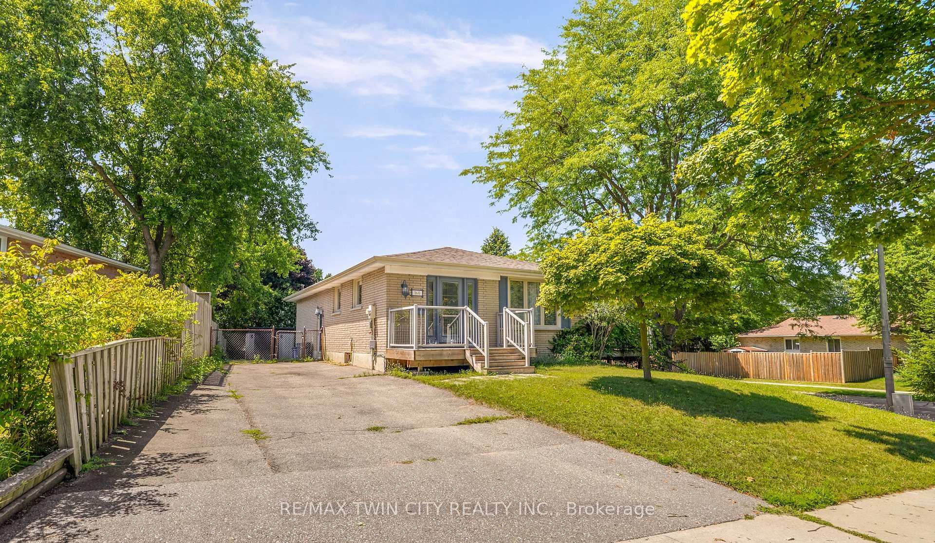 Front of 160 Woodlawn Avenue
