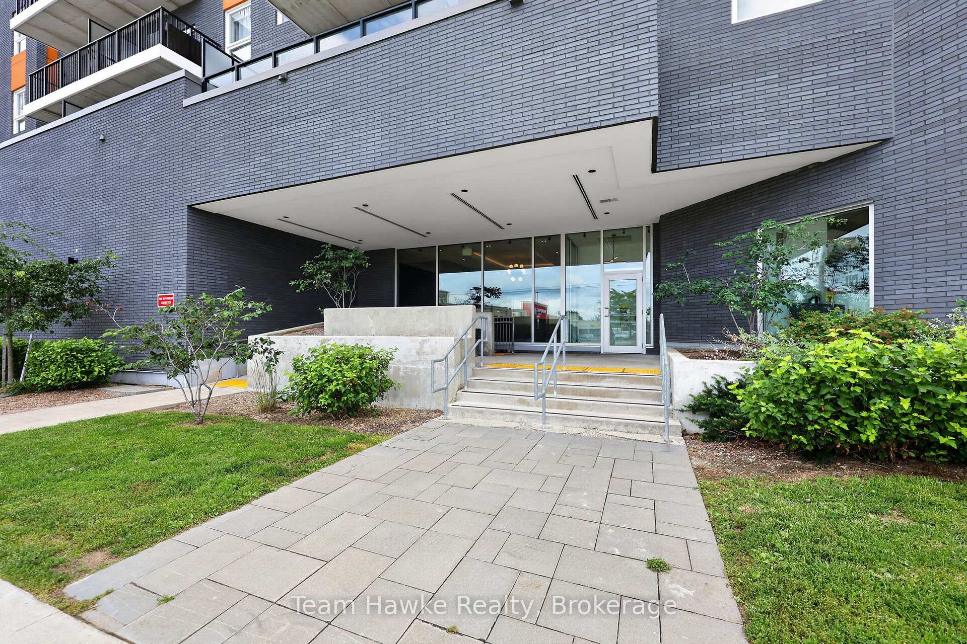 Photo 2 of Unit 63, 430 Essa Road, Barrie, Holly — HOMEH