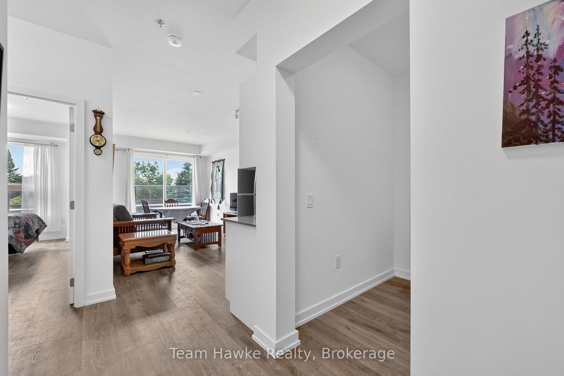 Photo 10 of Unit 63, 430 Essa Road, Barrie, Holly — HOMEH