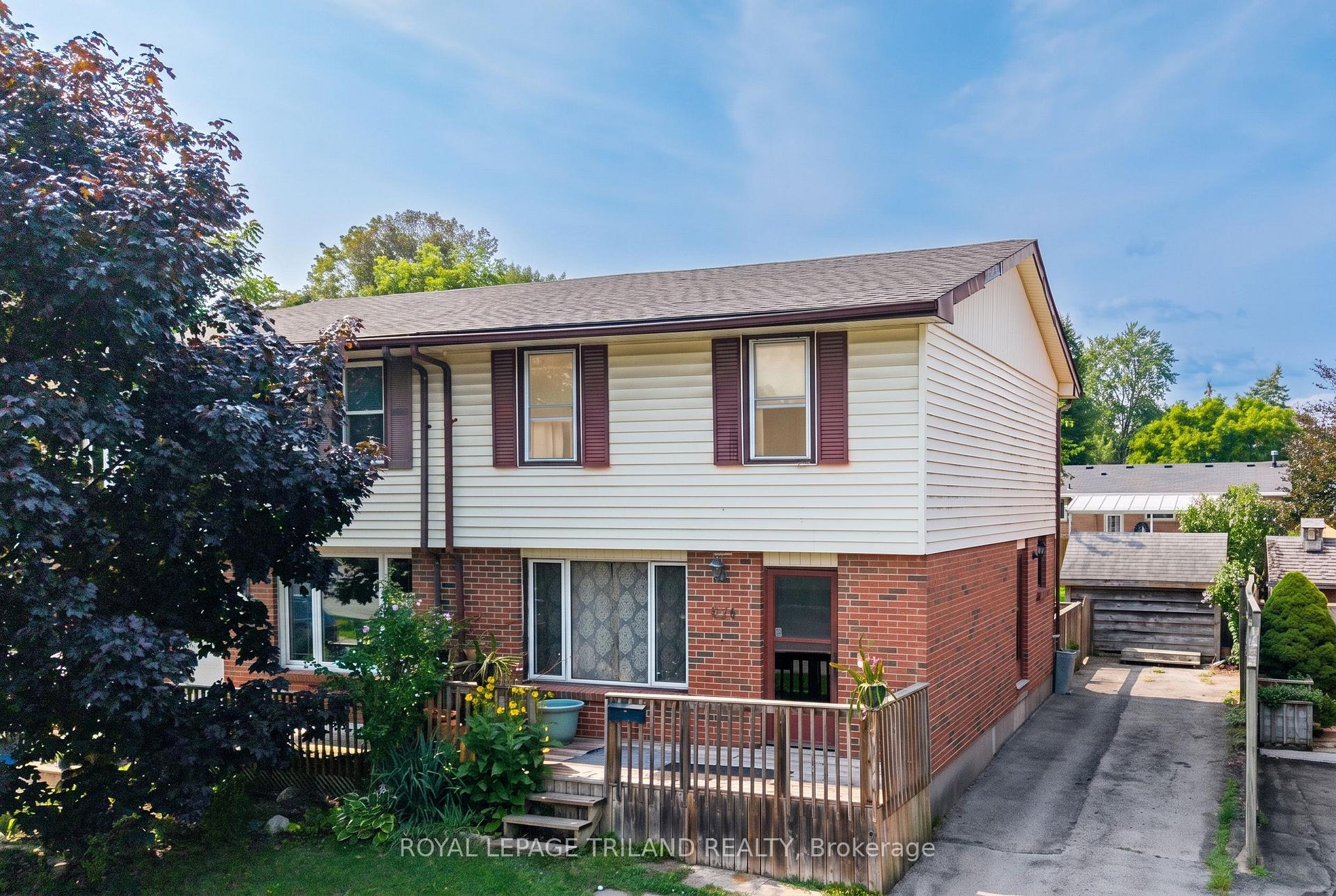 Photo 4 of 220 Admiral Drive, London, East I — HOMEH