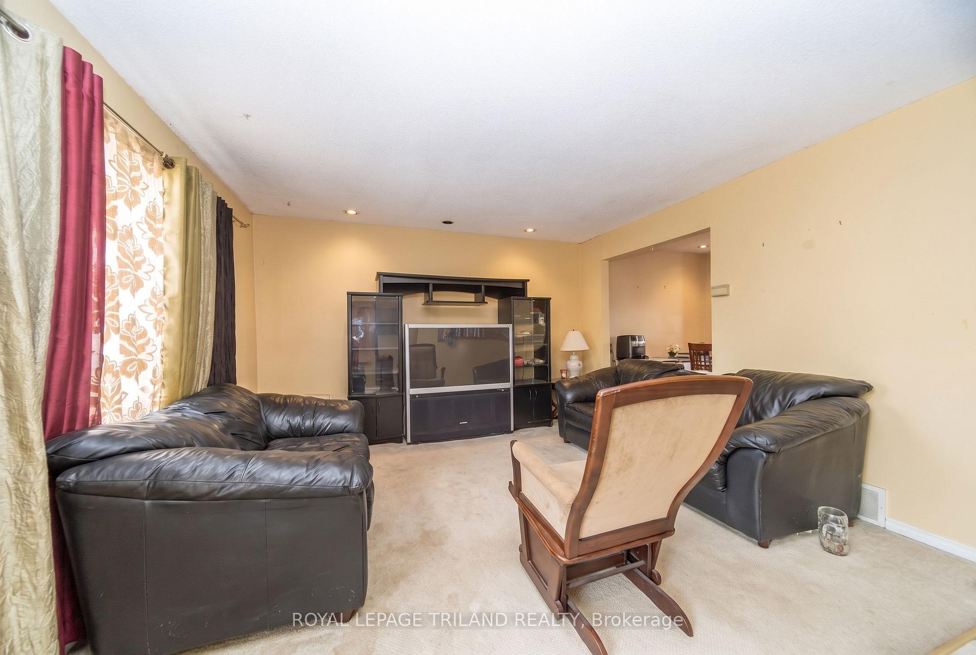 Photo 8 of 220 Admiral Drive, London, East I — HOMEH