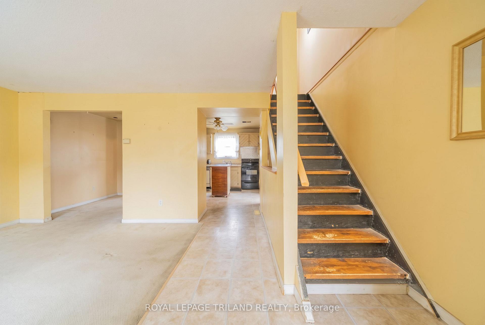 Photo 17 of 220 Admiral Drive, London, East I — HOMEH