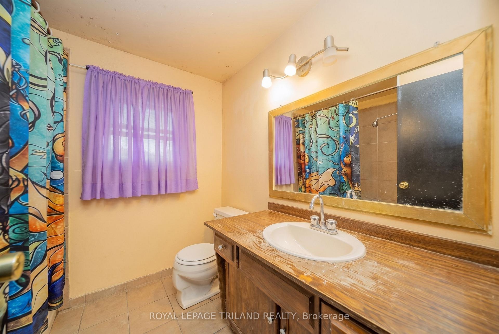 Photo 18 of 220 Admiral Drive, London, East I — HOMEH