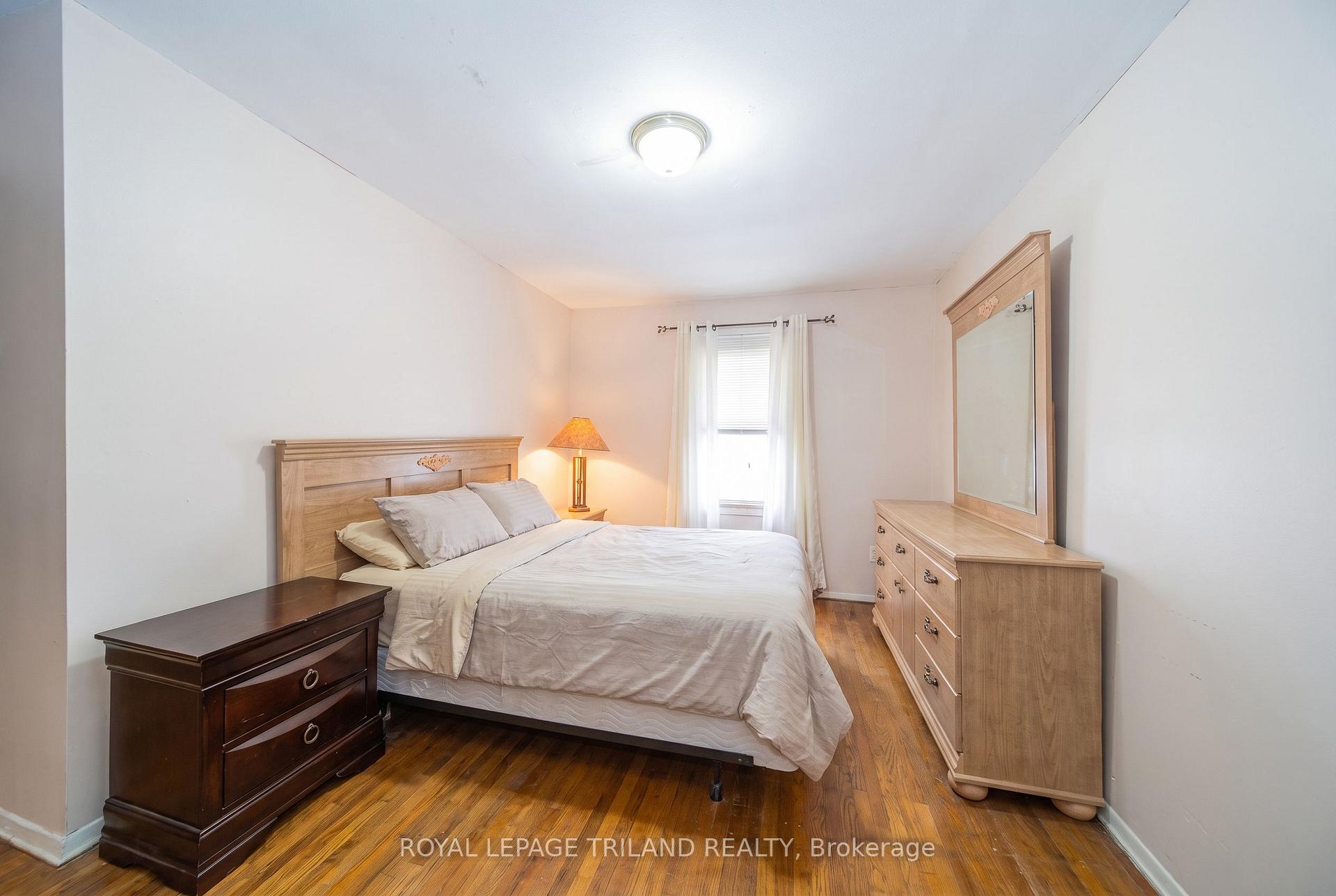 Photo 23 of 220 Admiral Drive, London, East I — HOMEH