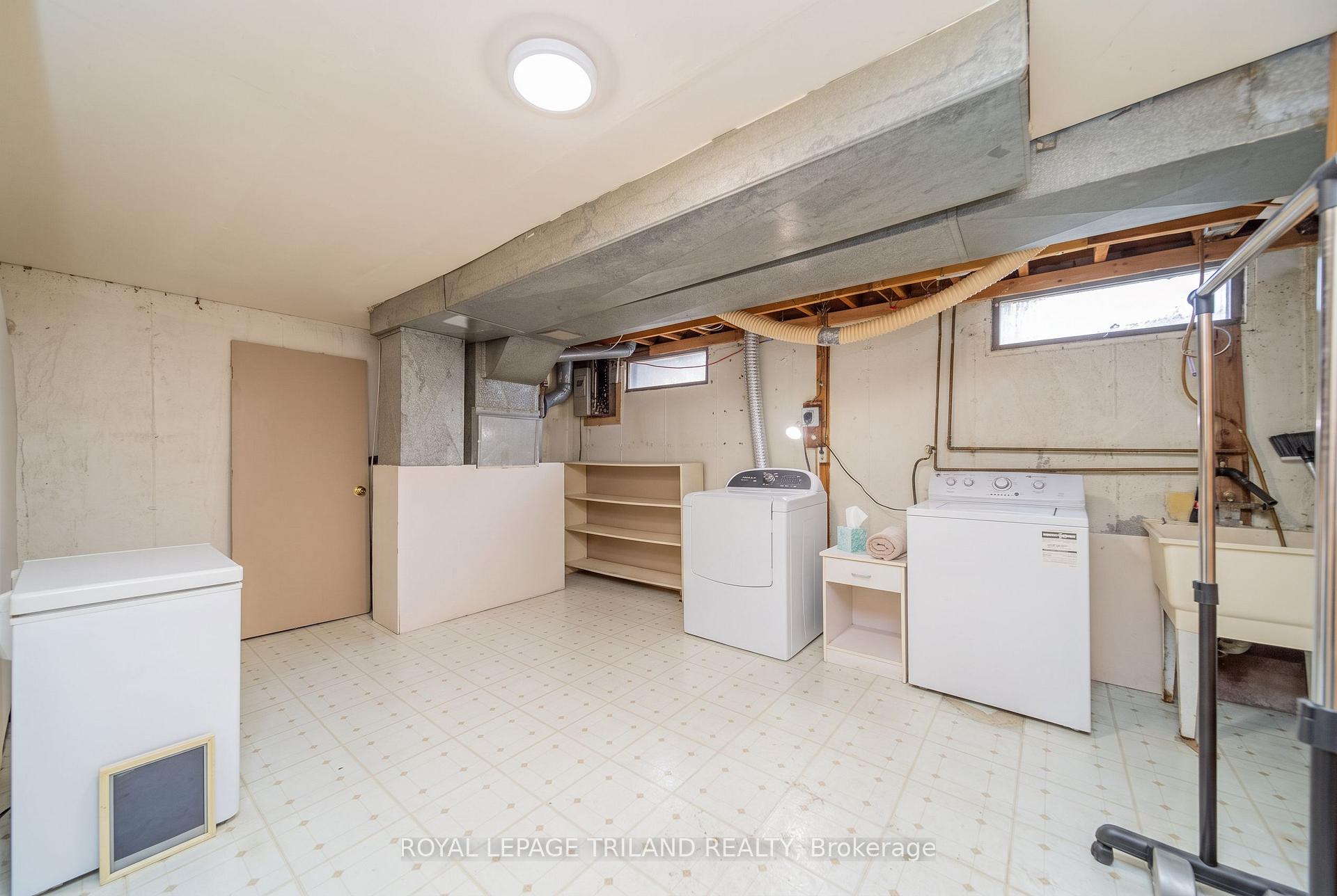 Photo 25 of 220 Admiral Drive, London, East I — HOMEH