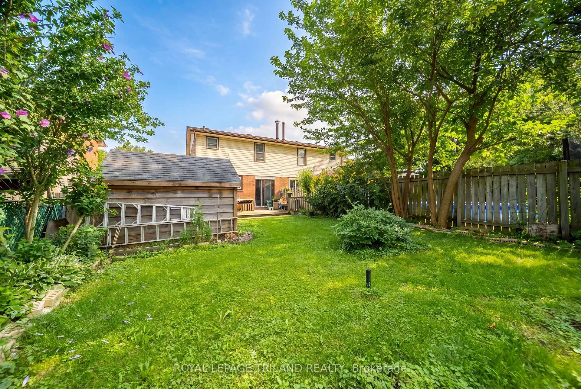 Photo 33 of 220 Admiral Drive, London, East I — HOMEH