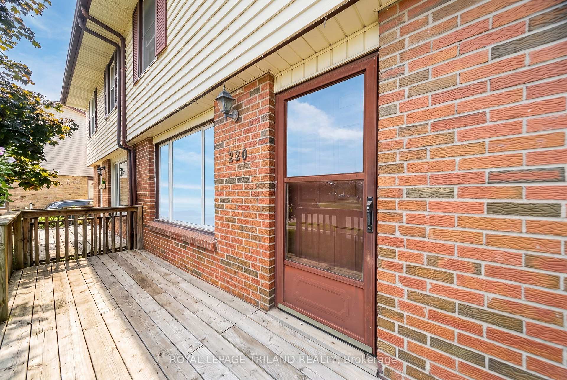 Photo 39 of 220 Admiral Drive, London, East I — HOMEH