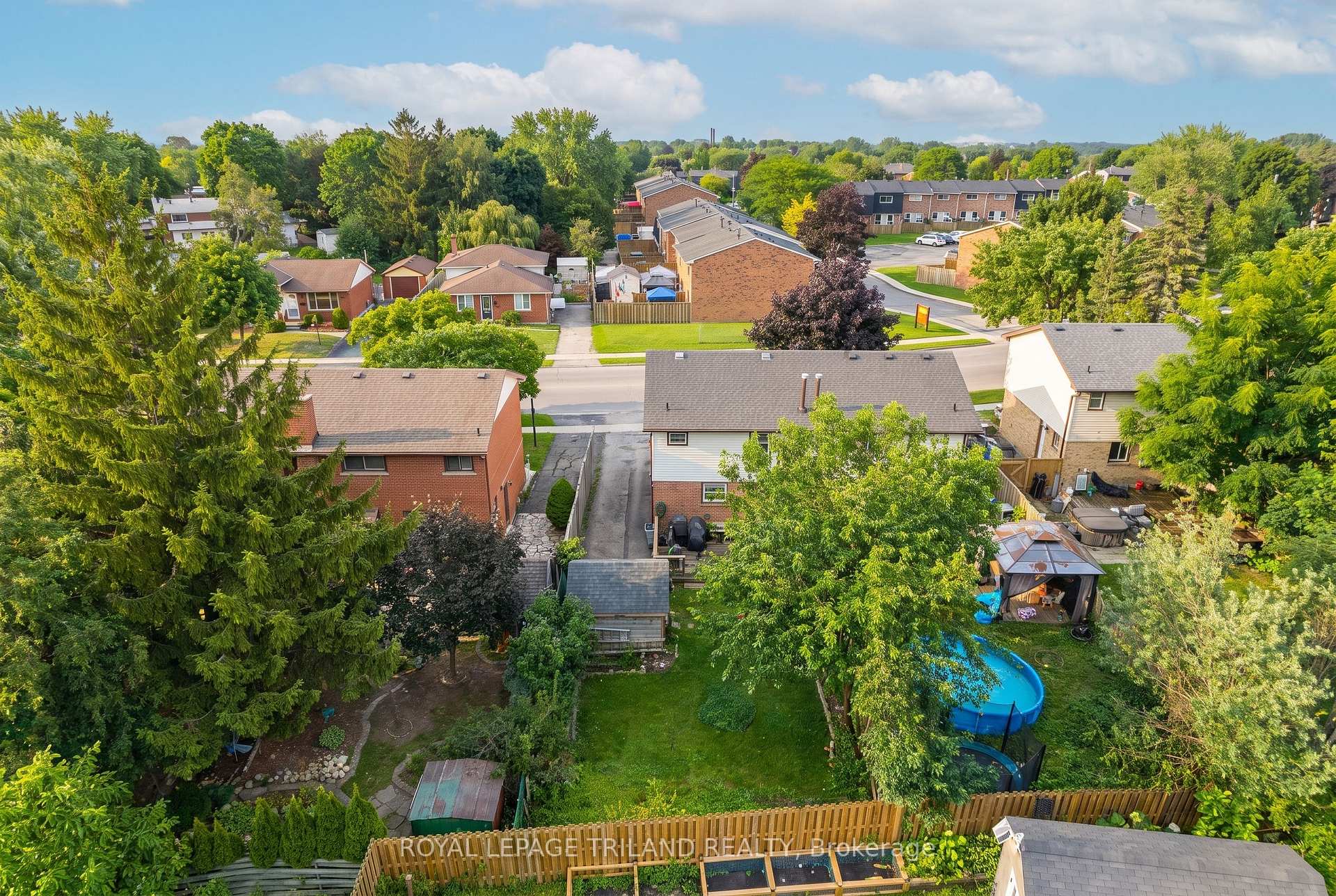 Photo 46 of 220 Admiral Drive, London, East I — HOMEH