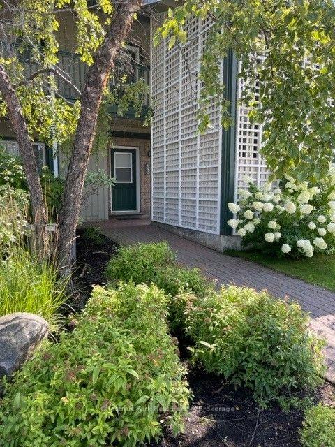 Front of 684 Johnston Park Avenue