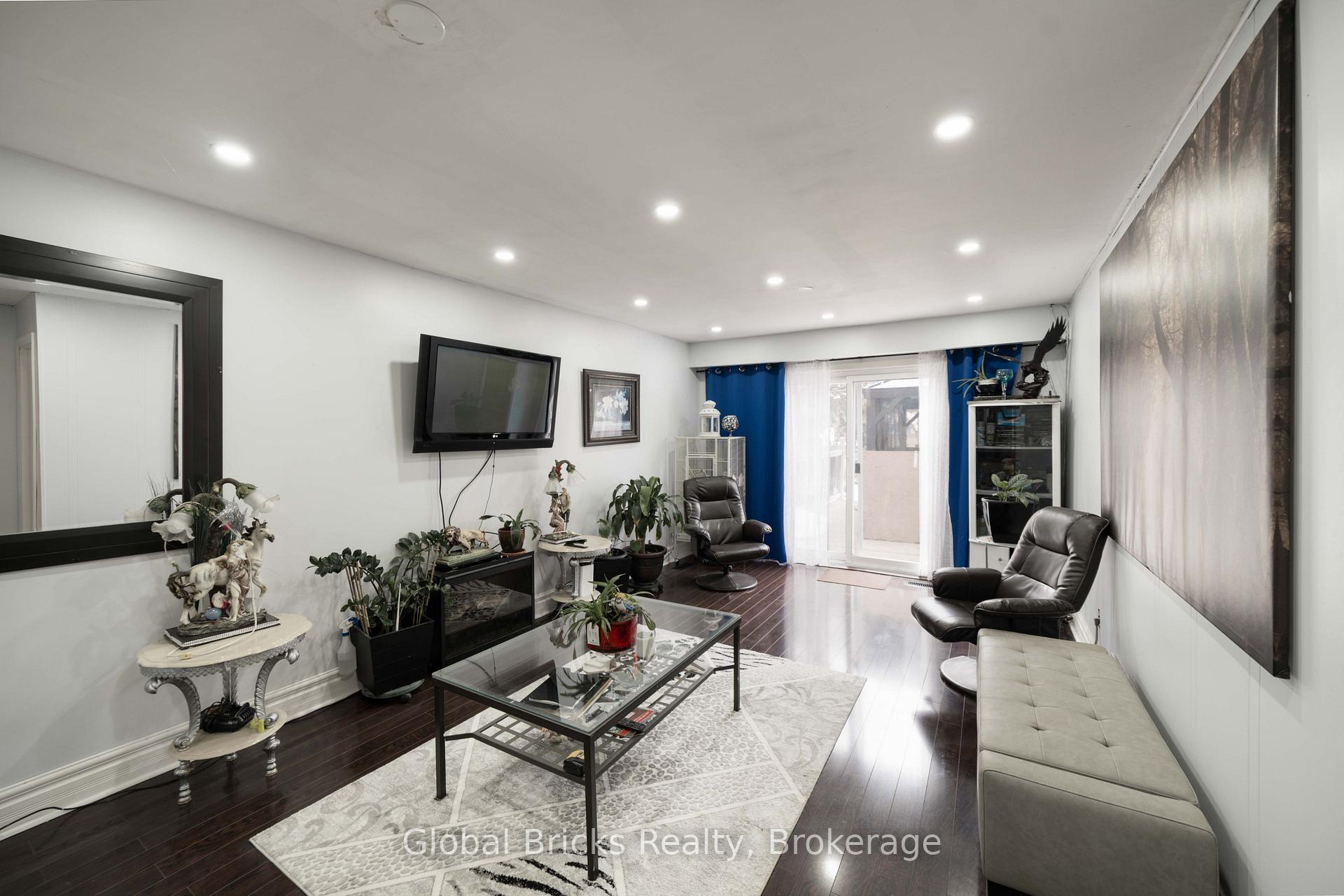 Photo 3 of 2936 Windjammer Road, Mississauga, Erin Mills — HOMEH