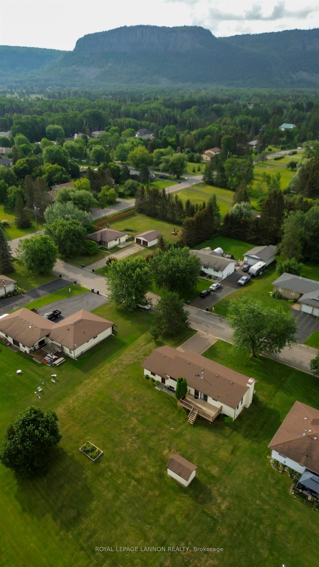 Photo 10 of 1030 Brookview Place, Thunder Bay, Mountain Road — HOMEH