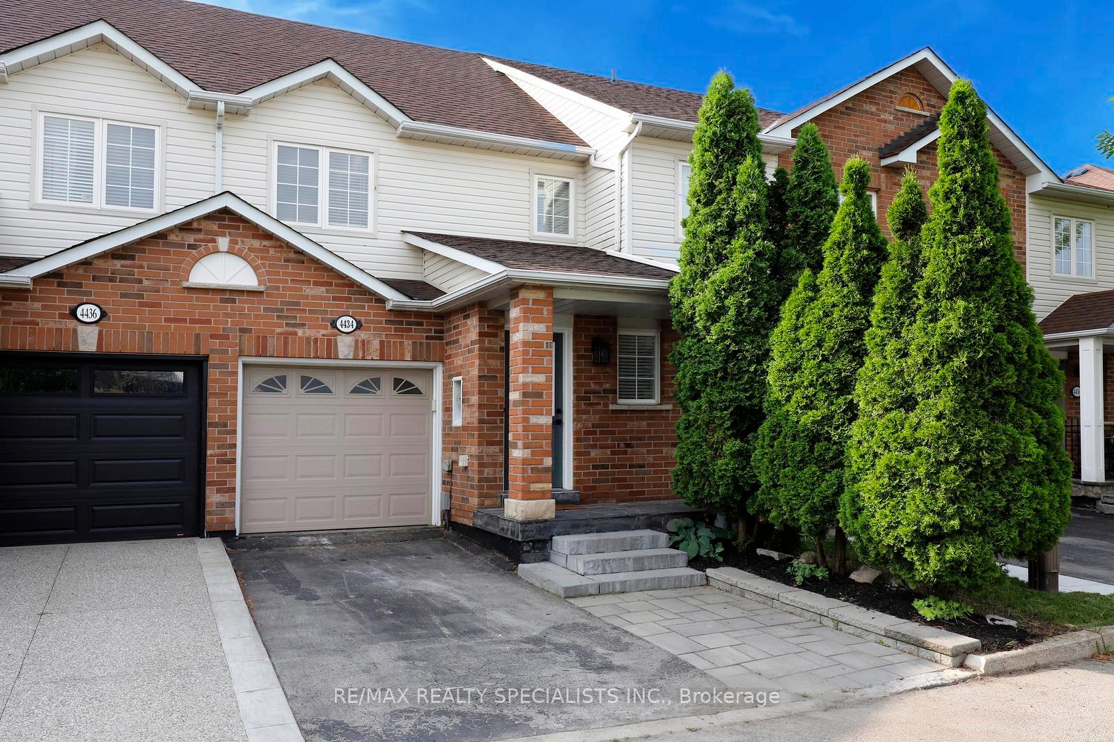 Photo 2 of 4434 Fairview Street, Burlington, Shoreacres — HOMEH