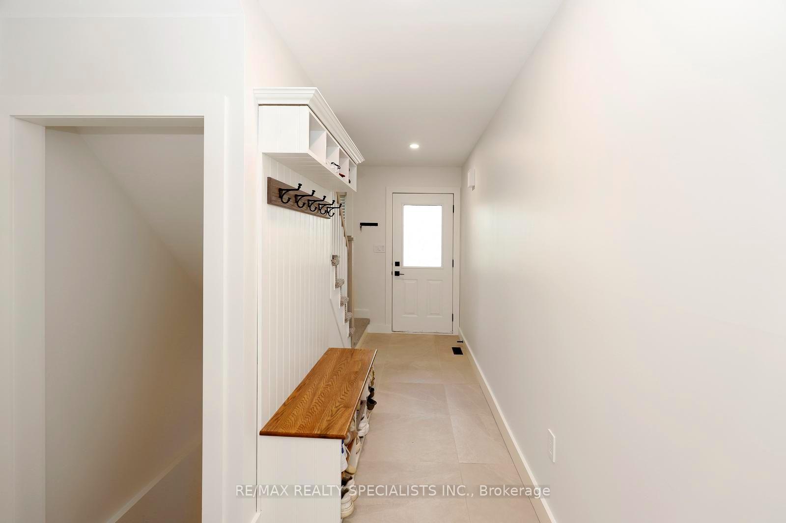 Photo 4 of 4434 Fairview Street, Burlington, Shoreacres — HOMEH