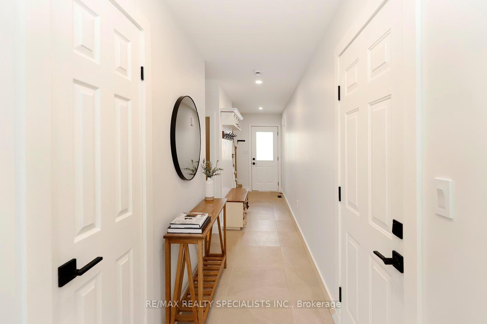 Photo 5 of 4434 Fairview Street, Burlington, Shoreacres — HOMEH