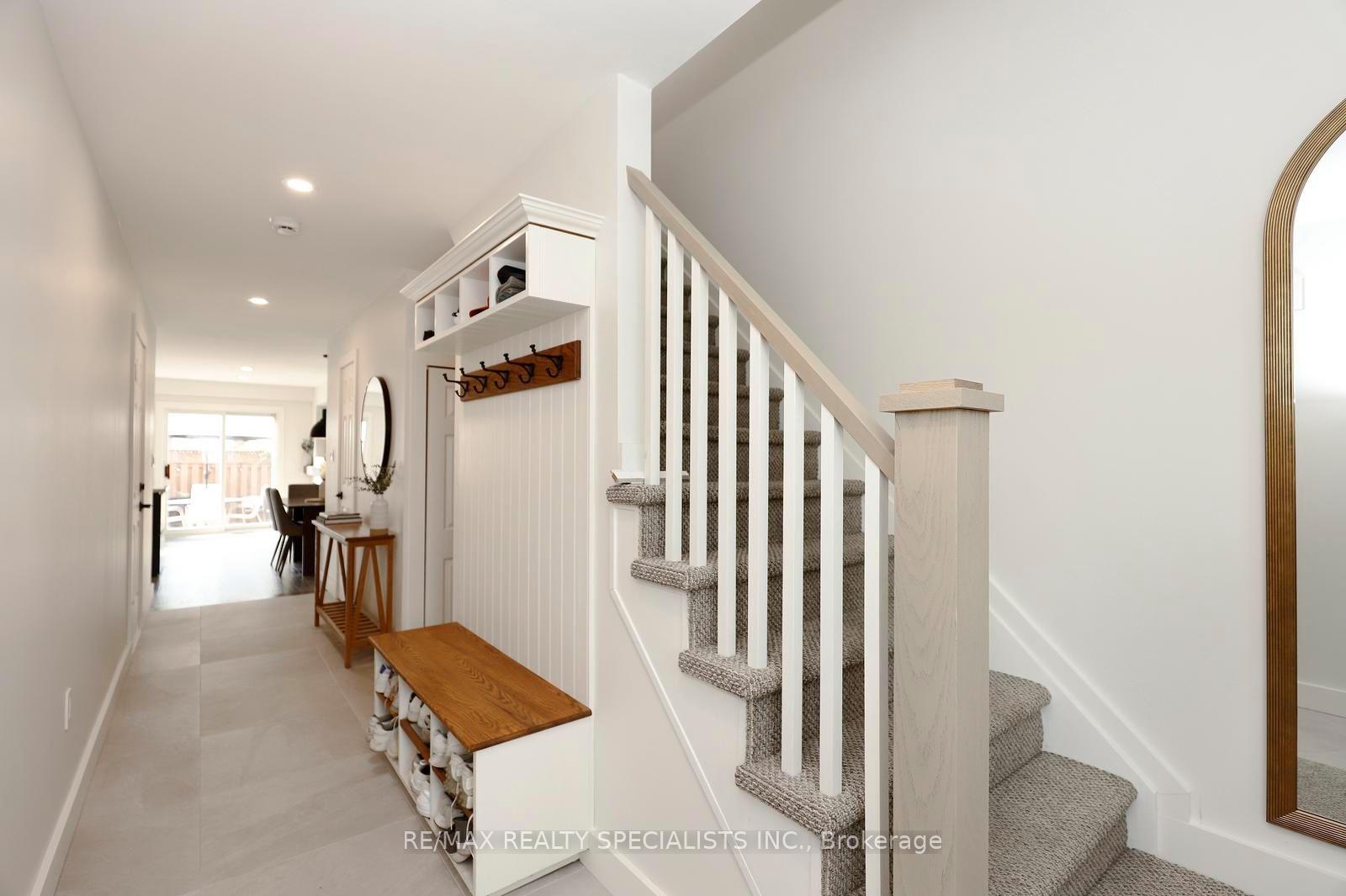 Photo 6 of 4434 Fairview Street, Burlington, Shoreacres — HOMEH