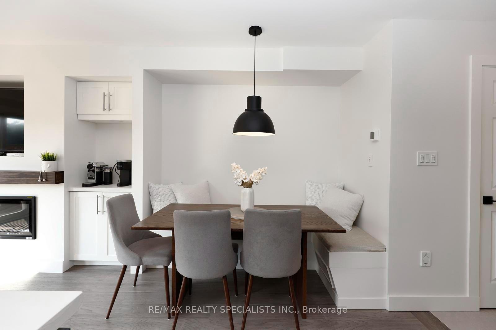 Photo 9 of 4434 Fairview Street, Burlington, Shoreacres — HOMEH