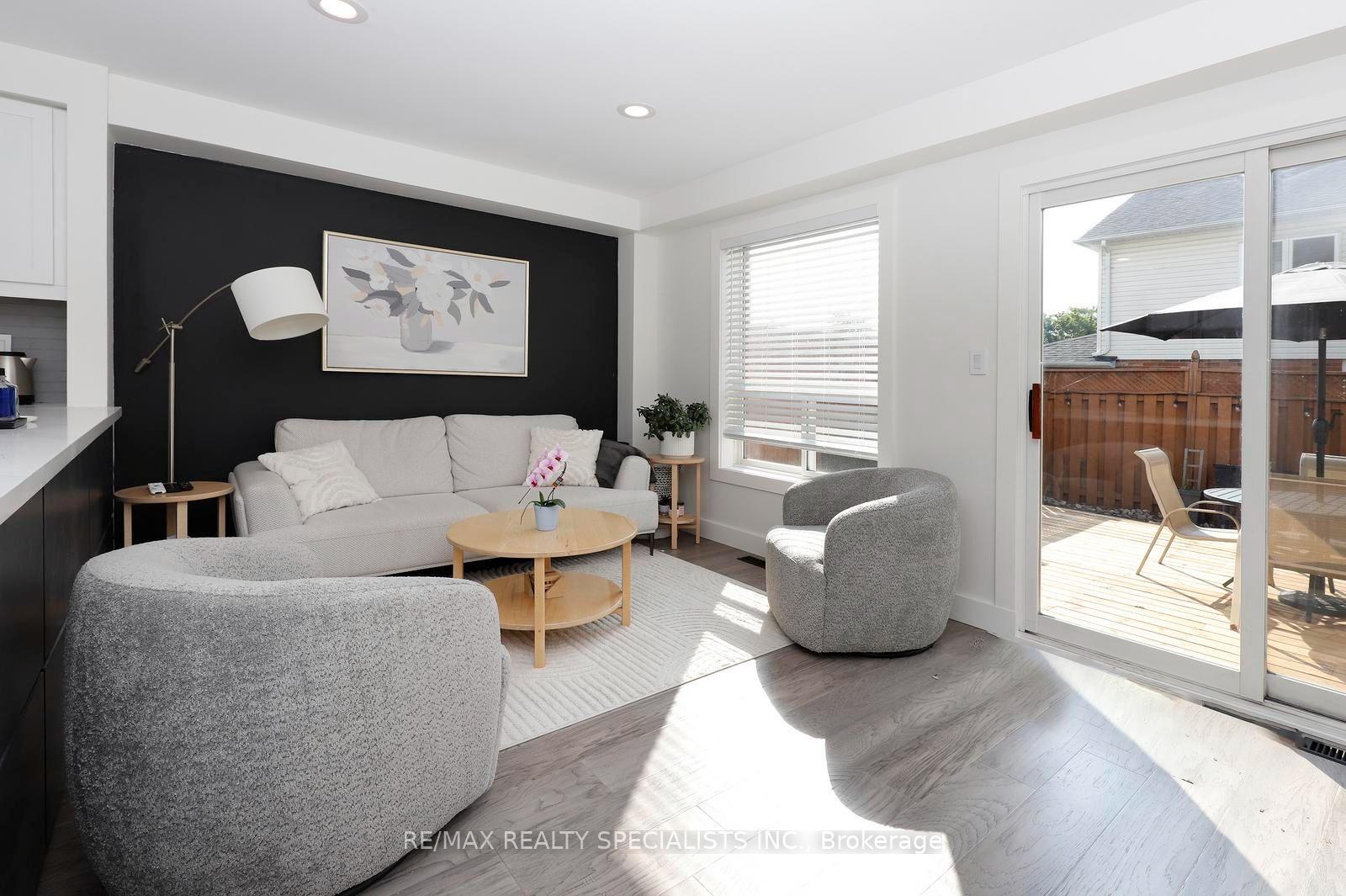 Photo 16 of 4434 Fairview Street, Burlington, Shoreacres — HOMEH