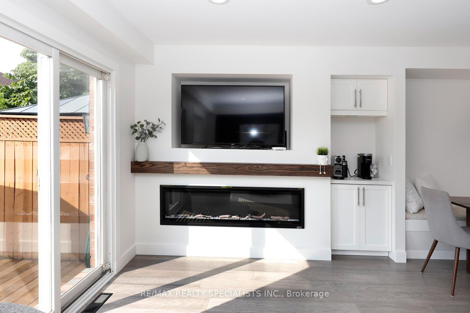 Photo 18 of 4434 Fairview Street, Burlington, Shoreacres — HOMEH