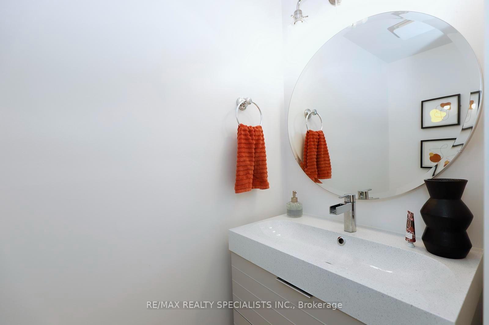 Photo 21 of 4434 Fairview Street, Burlington, Shoreacres — HOMEH