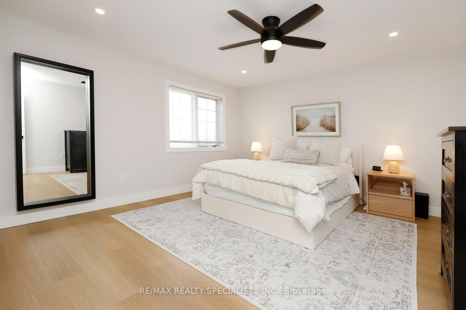 Photo 24 of 4434 Fairview Street, Burlington, Shoreacres — HOMEH