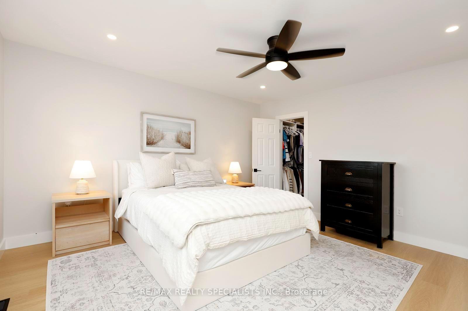 Photo 25 of 4434 Fairview Street, Burlington, Shoreacres — HOMEH