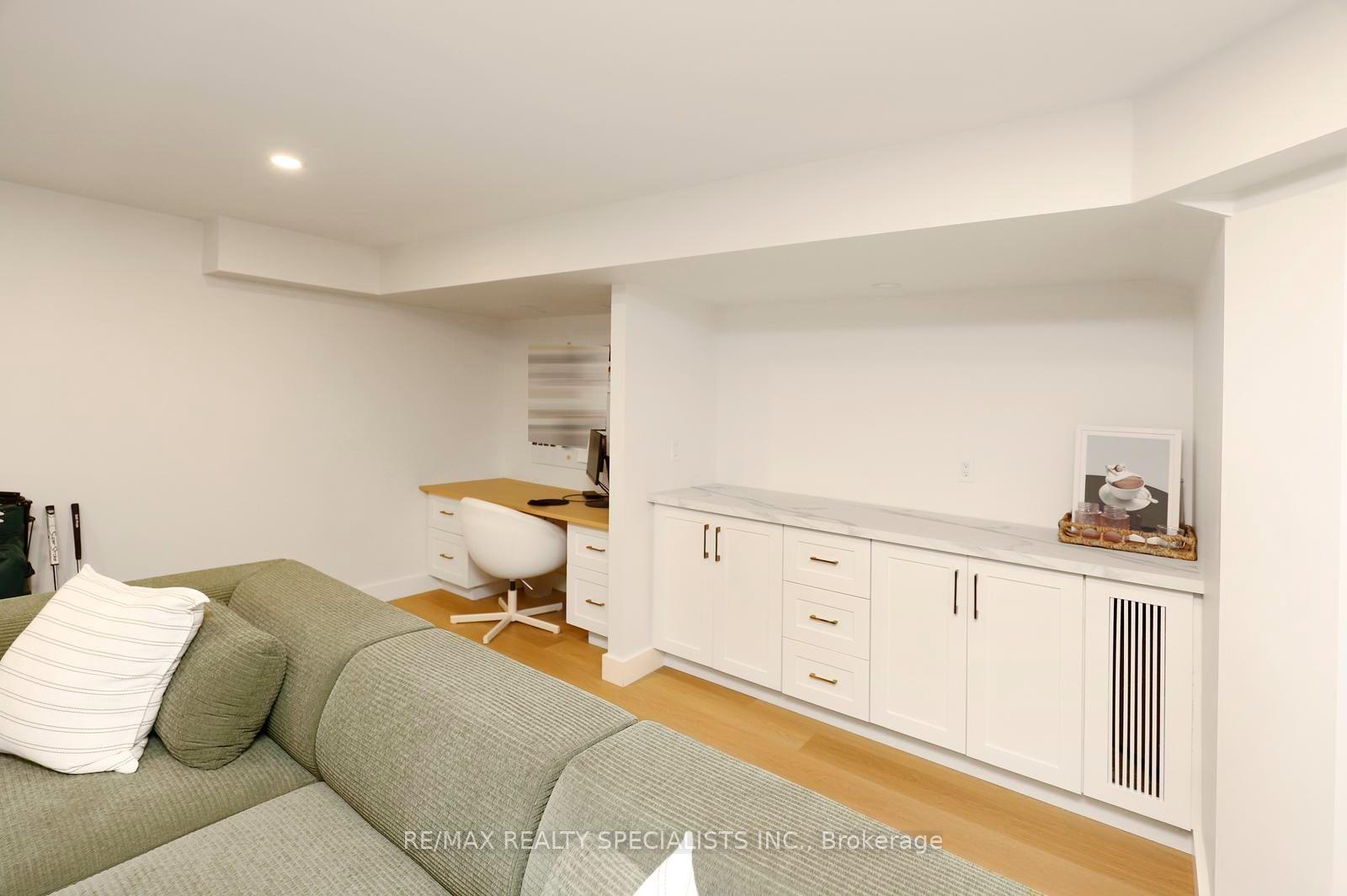 Photo 35 of 4434 Fairview Street, Burlington, Shoreacres — HOMEH