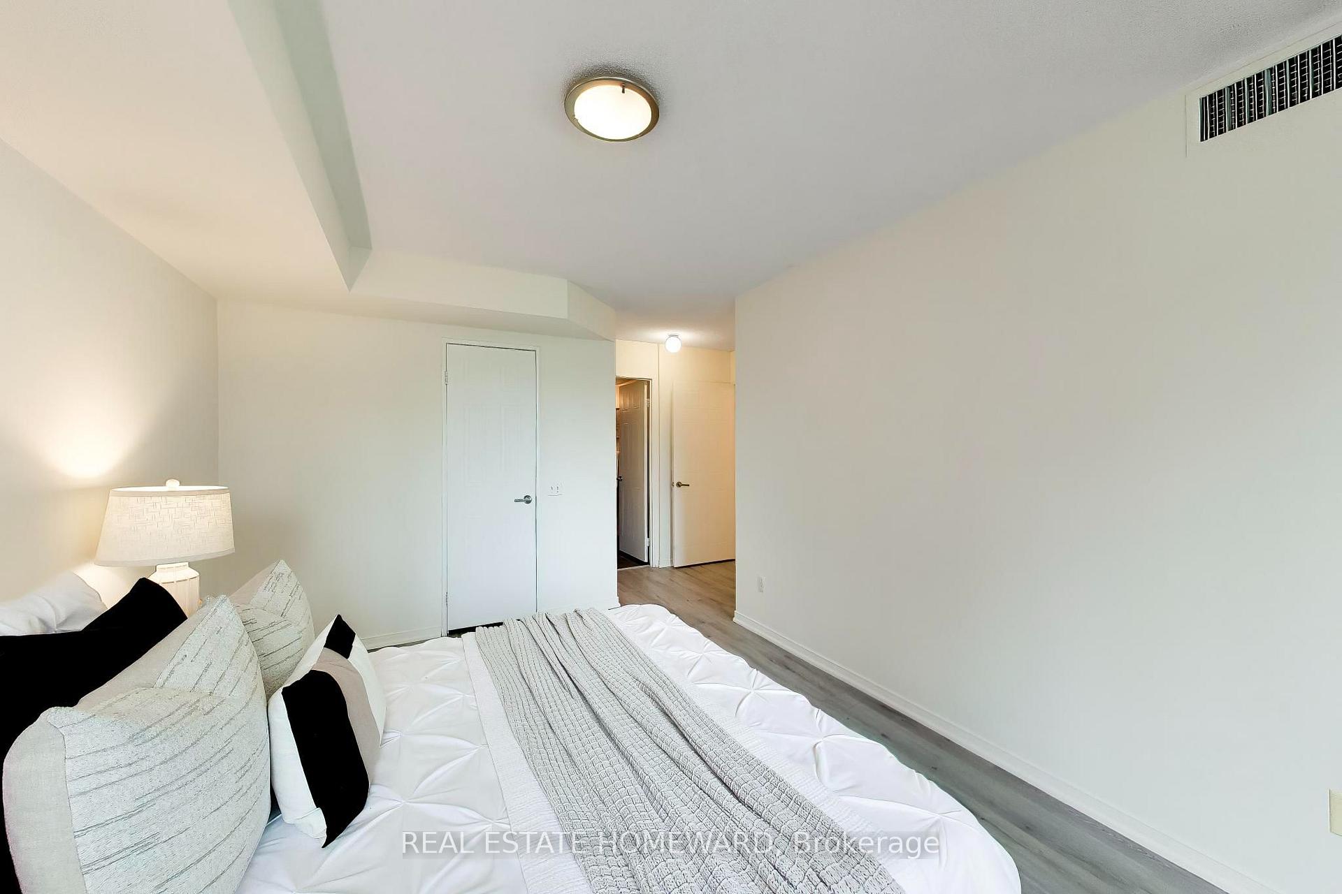 Photo 11 of Unit 1511, 750 Bay Street, Toronto, Bay Street Corridor — HOMEH