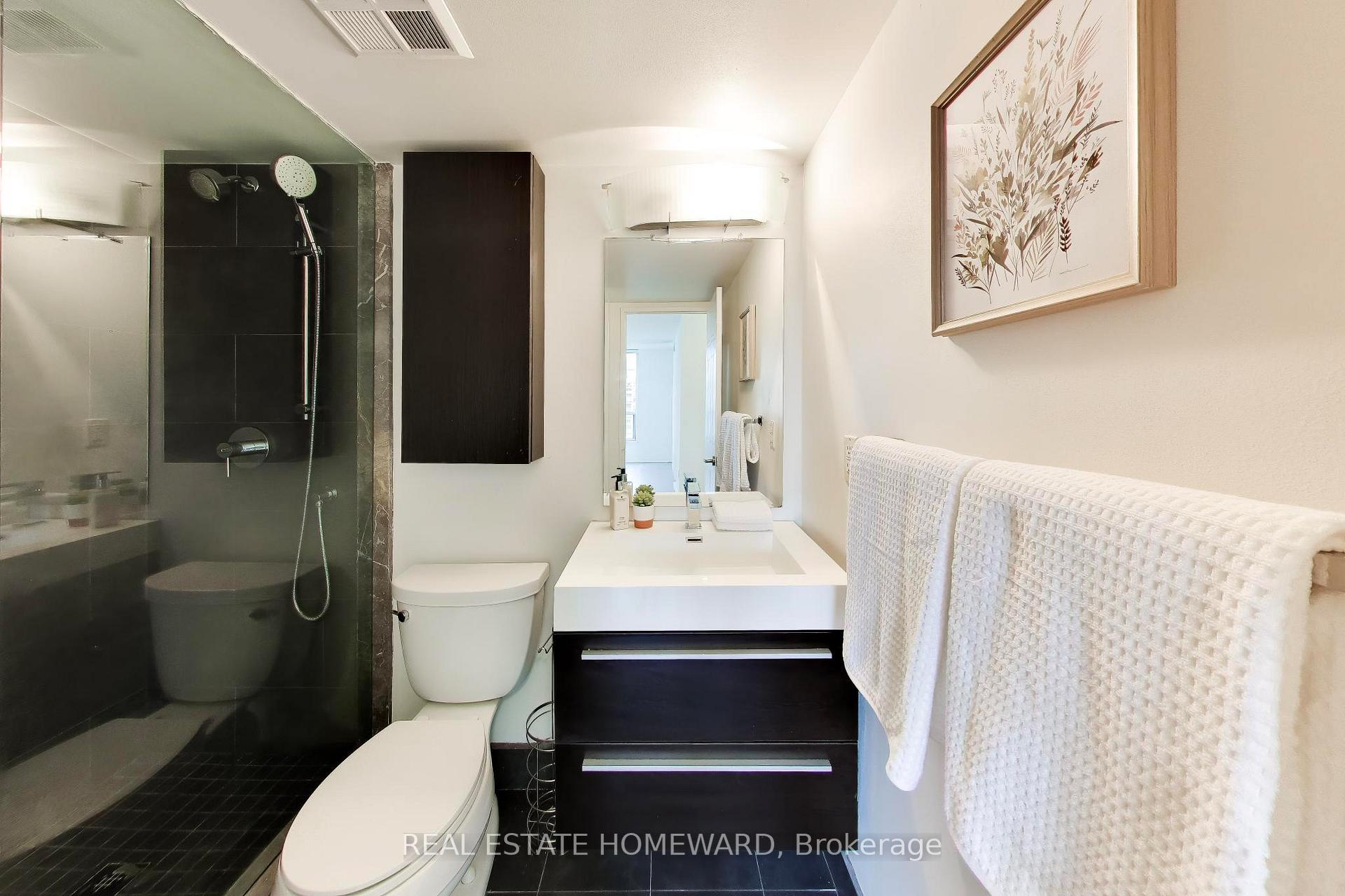 Photo 12 of Unit 1511, 750 Bay Street, Toronto, Bay Street Corridor — HOMEH