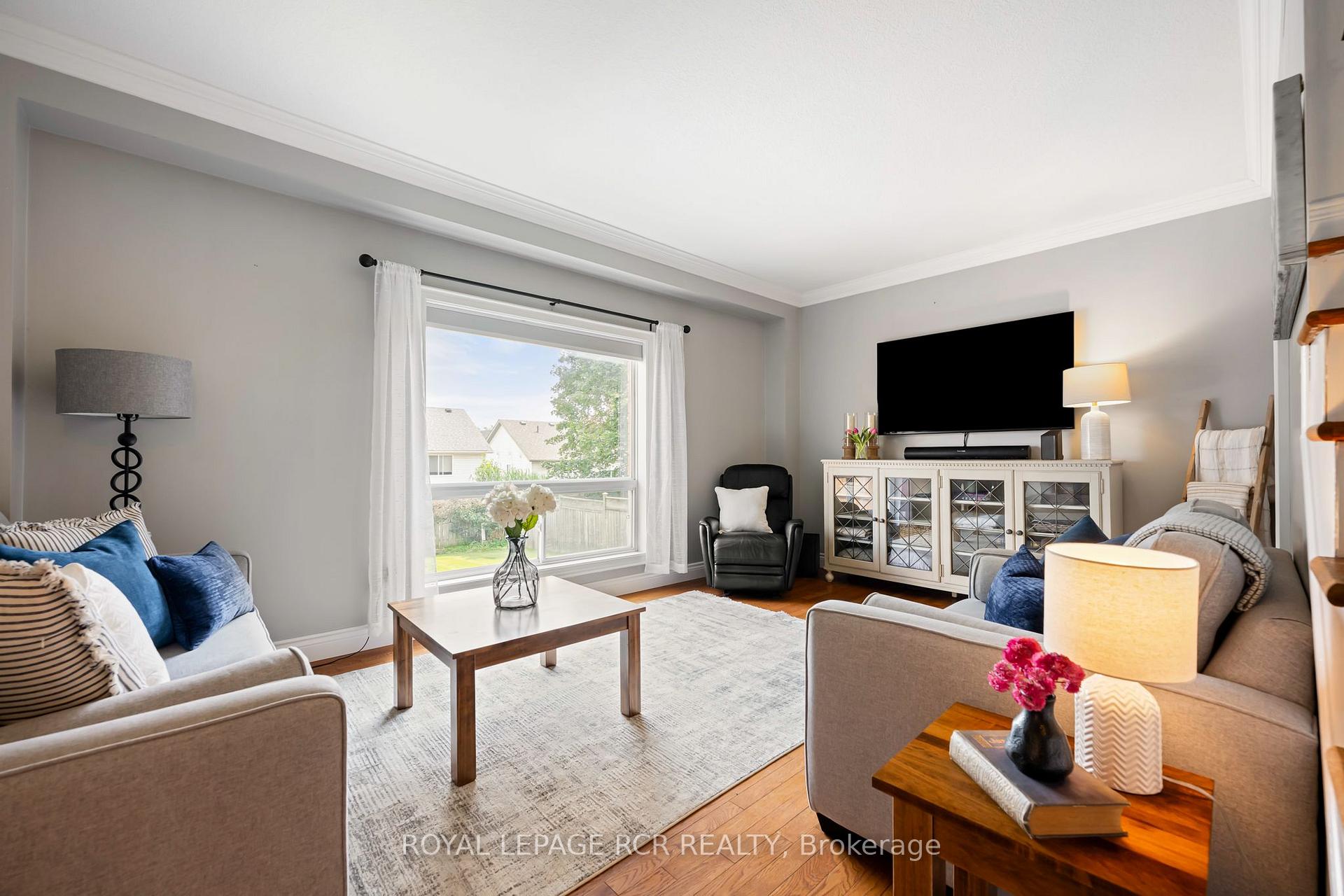 Photo 7 of 82 Spencer Avenue, Orangeville — HOMEH