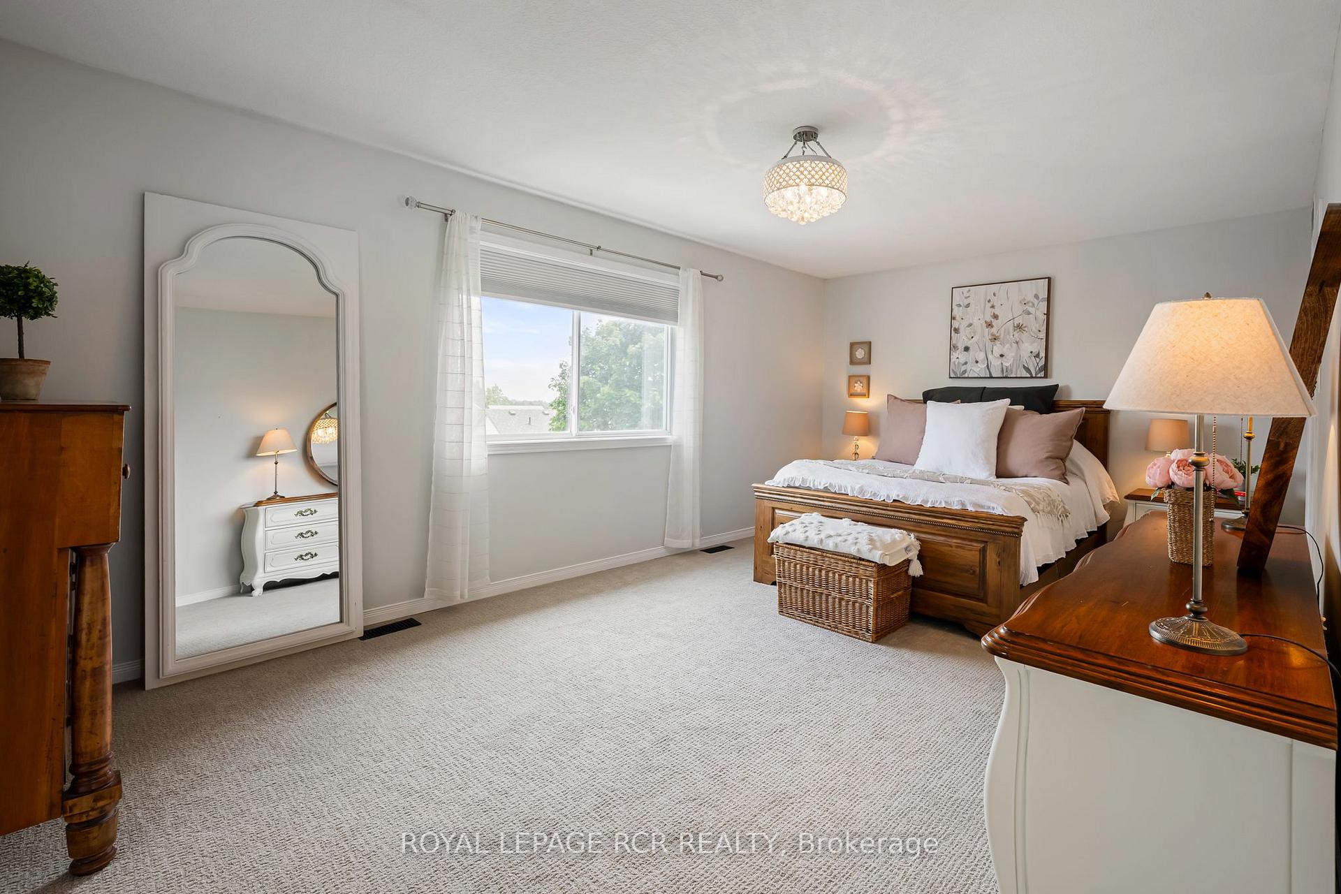 Photo 8 of 82 Spencer Avenue, Orangeville — HOMEH