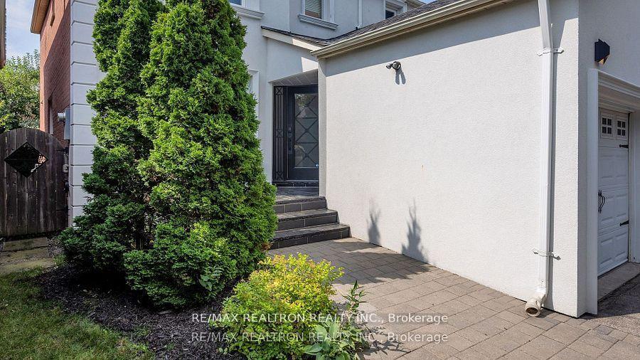 Photo 2 of 145 Roseborough Crescent, Vaughan, Uplands — HOMEH
