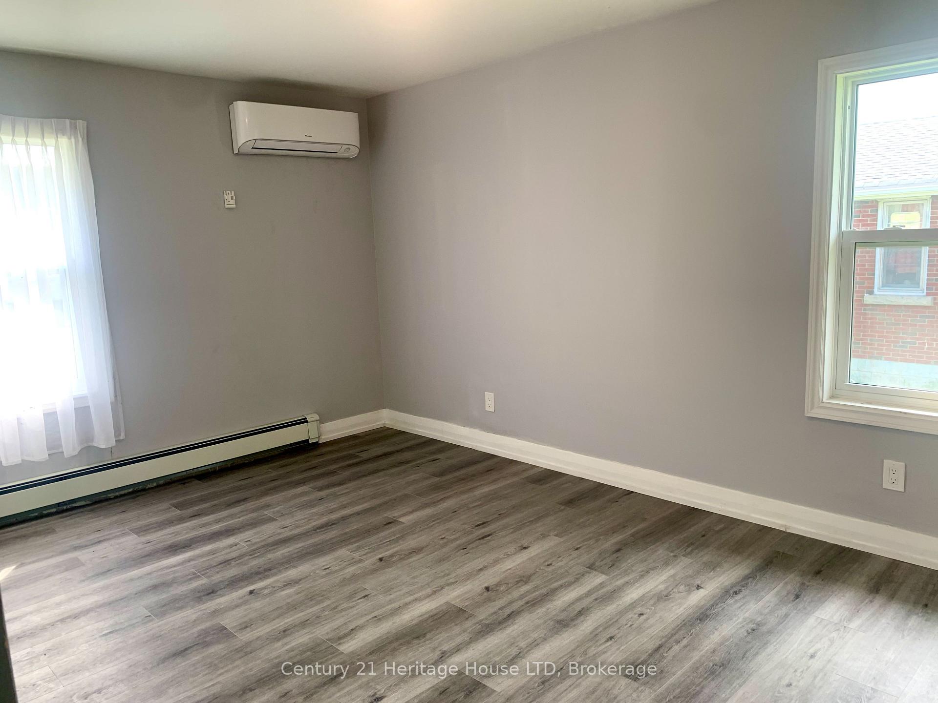 Photo 7 of 2 Foley Crescent, Thorold, Thorold Downtown — HOMEH