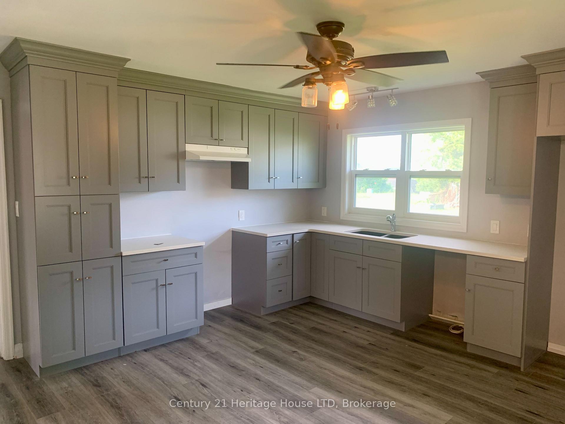 Photo 10 of 2 Foley Crescent, Thorold, Thorold Downtown — HOMEH