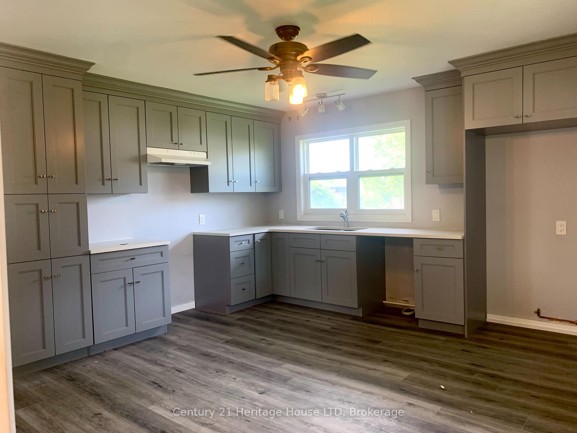 Photo 11 of 2 Foley Crescent, Thorold, Thorold Downtown — HOMEH