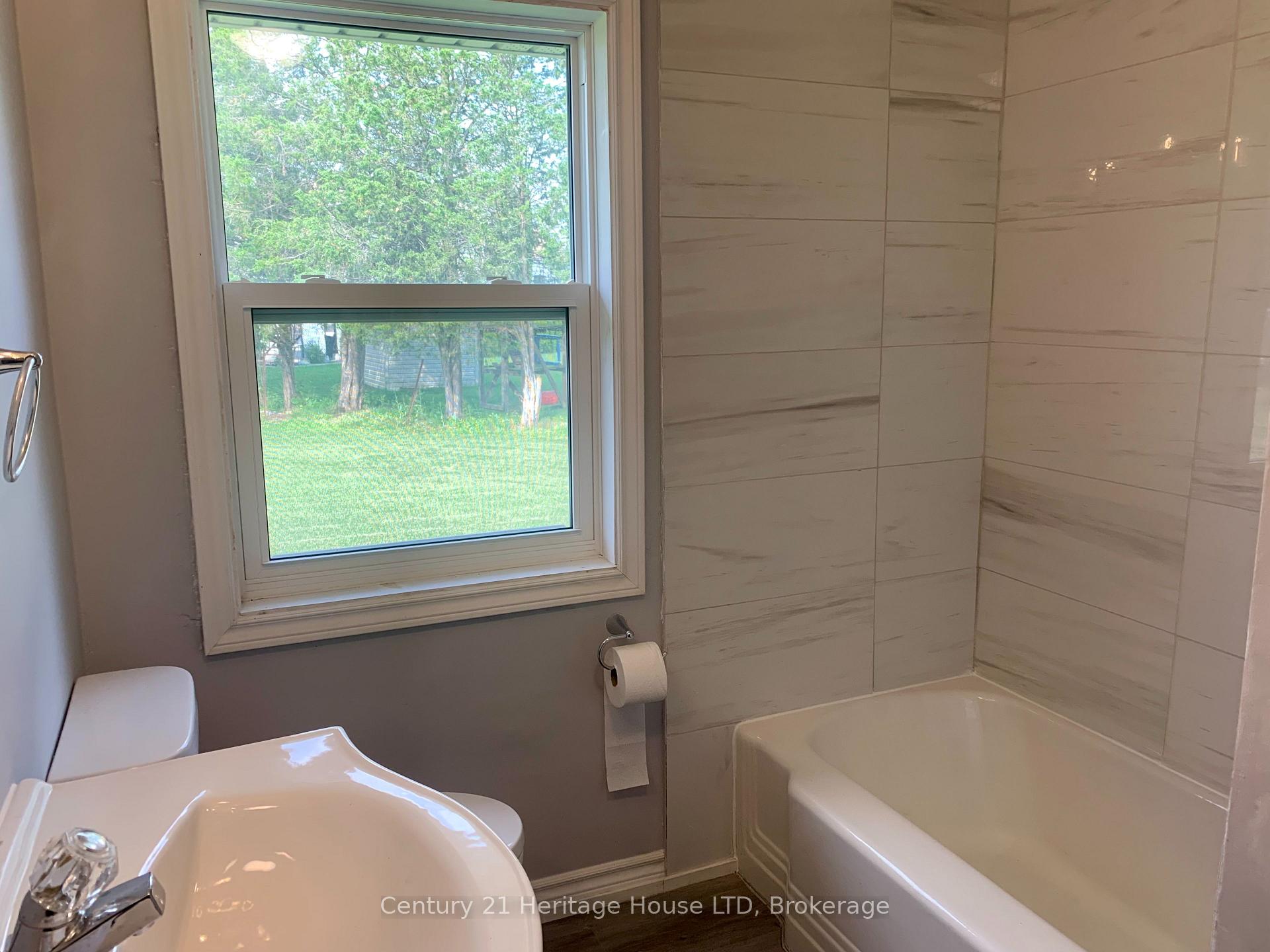 Photo 15 of 2 Foley Crescent, Thorold, Thorold Downtown — HOMEH