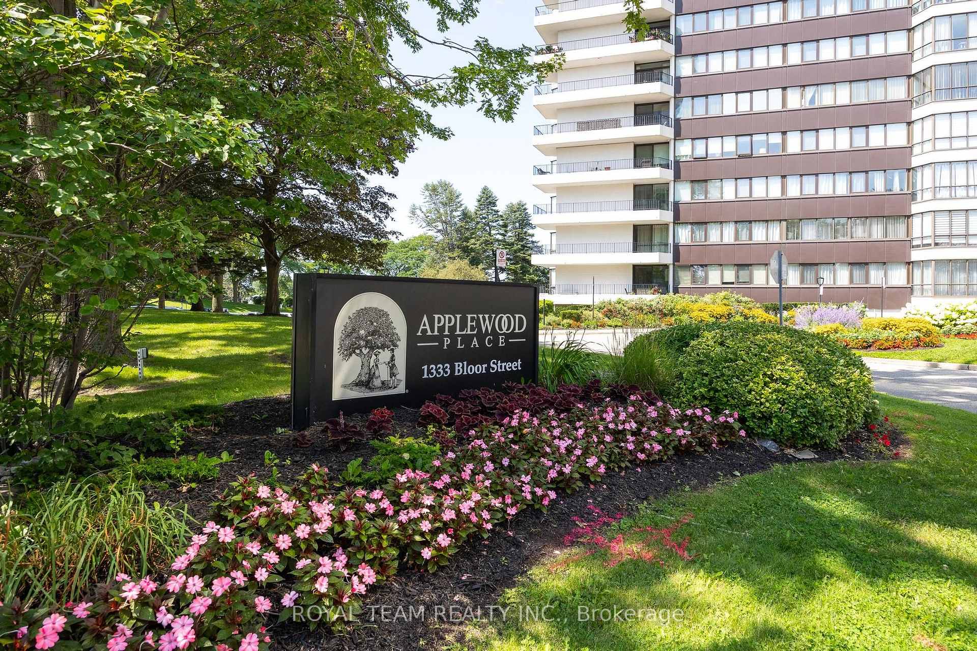 Photo of Unit 2004, 1333 Bloor Street