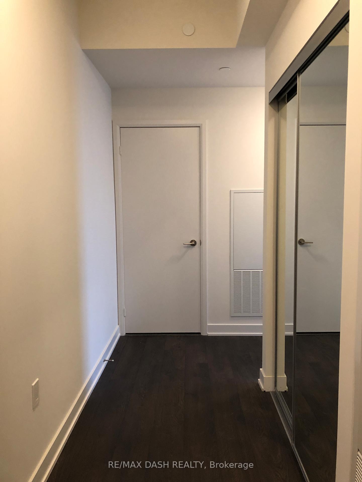 Photo 2 of Unit 1504W, 27 Bathurst Street, Toronto, Waterfront Communities — HOMEH