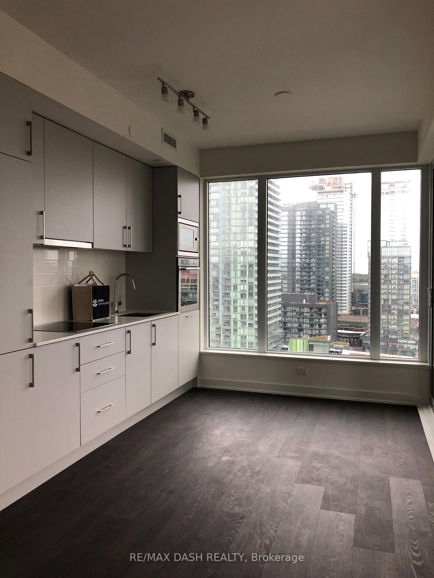 Photo 3 of Unit 1504W, 27 Bathurst Street, Toronto, Waterfront Communities — HOMEH