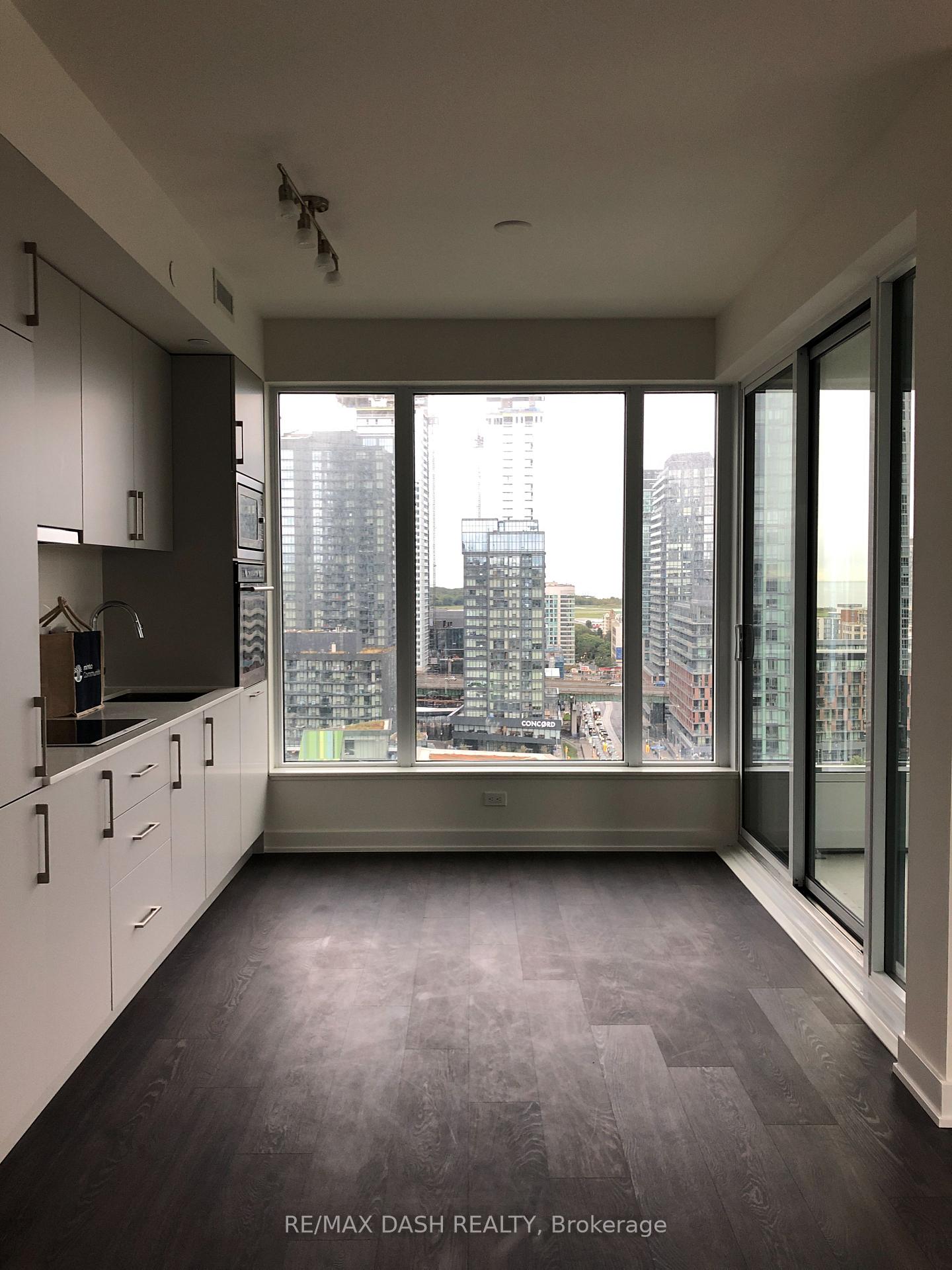 Photo 4 of Unit 1504W, 27 Bathurst Street, Toronto, Waterfront Communities — HOMEH