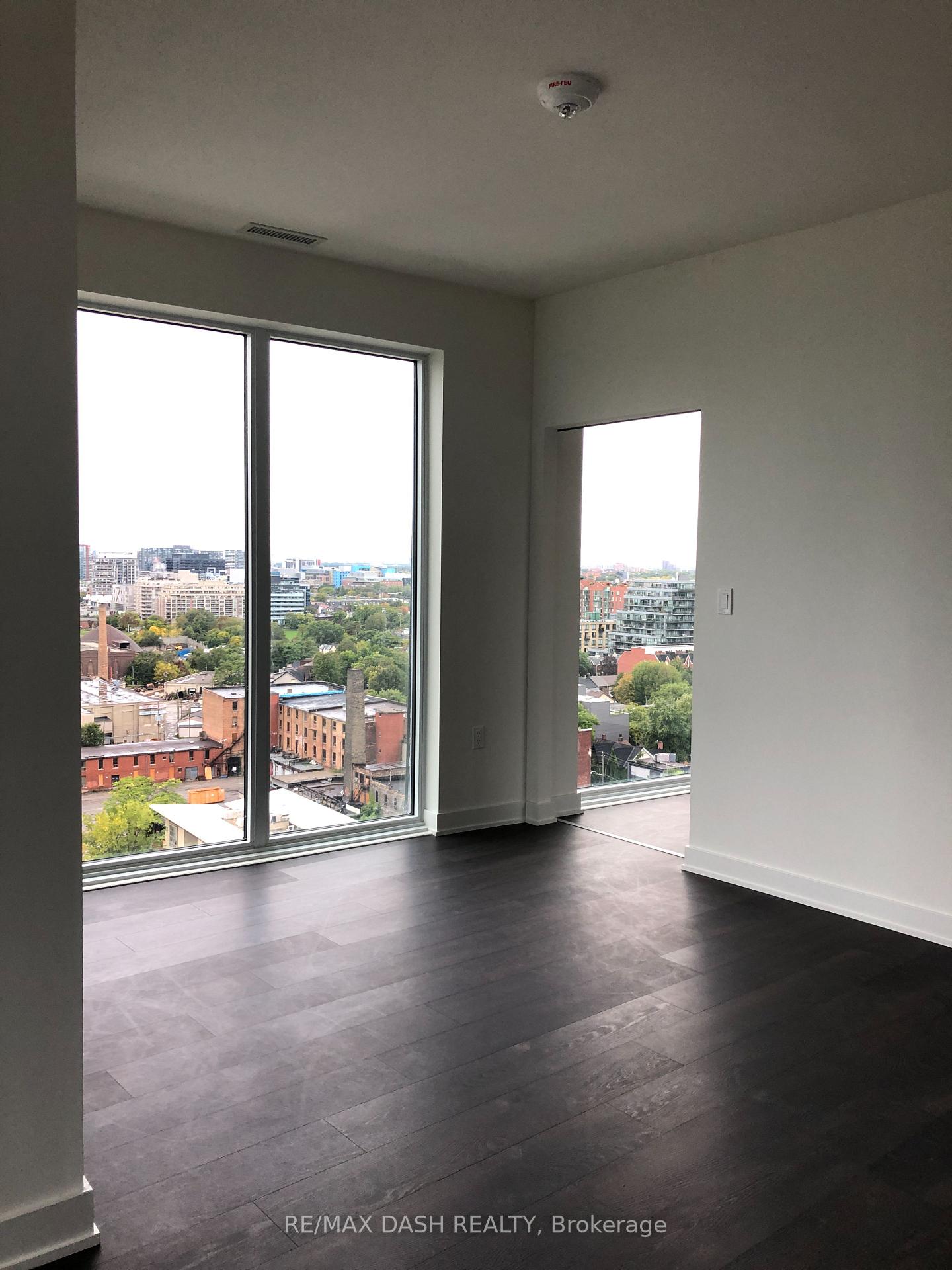 Photo 7 of Unit 1504W, 27 Bathurst Street, Toronto, Waterfront Communities — HOMEH