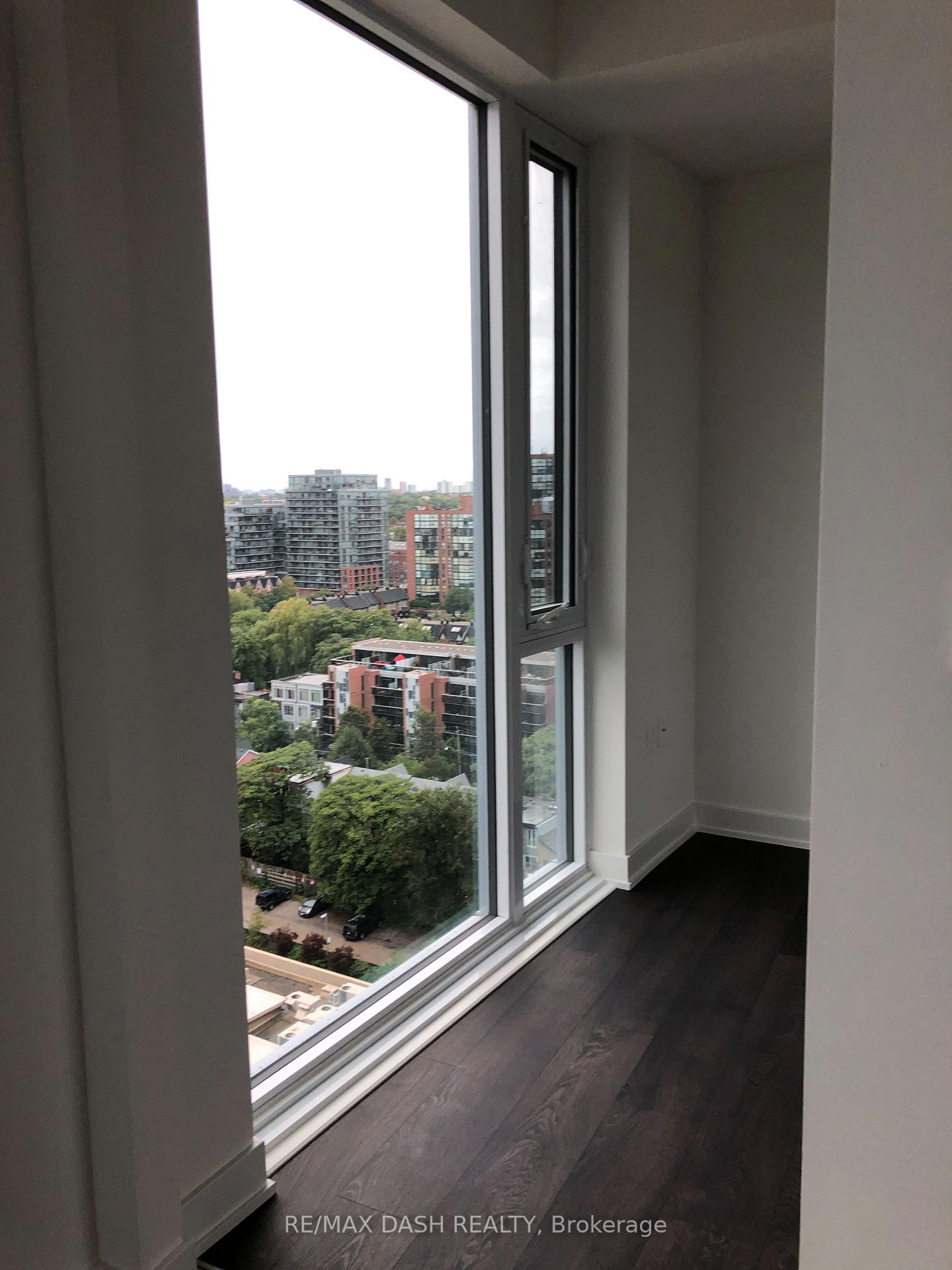 Photo 8 of Unit 1504W, 27 Bathurst Street, Toronto, Waterfront Communities — HOMEH