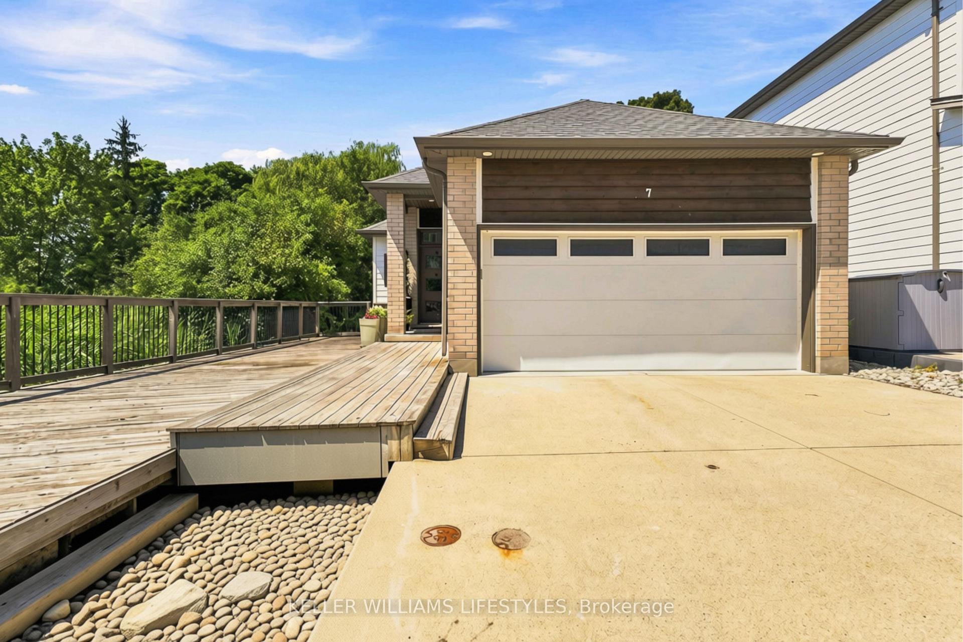 Front of Unit 7, 727 Apricot Drive